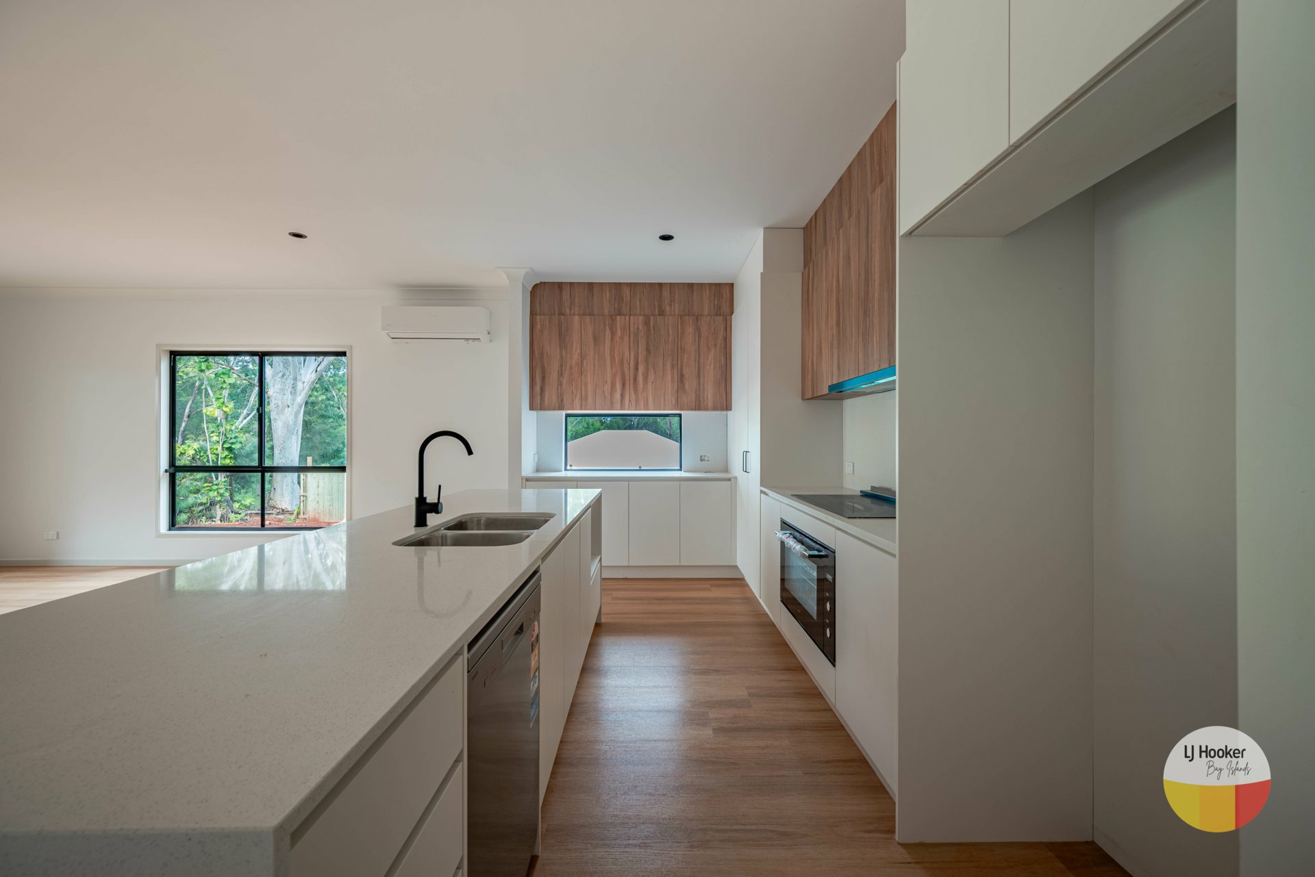 14 Bradman Street — photo 4 of 10