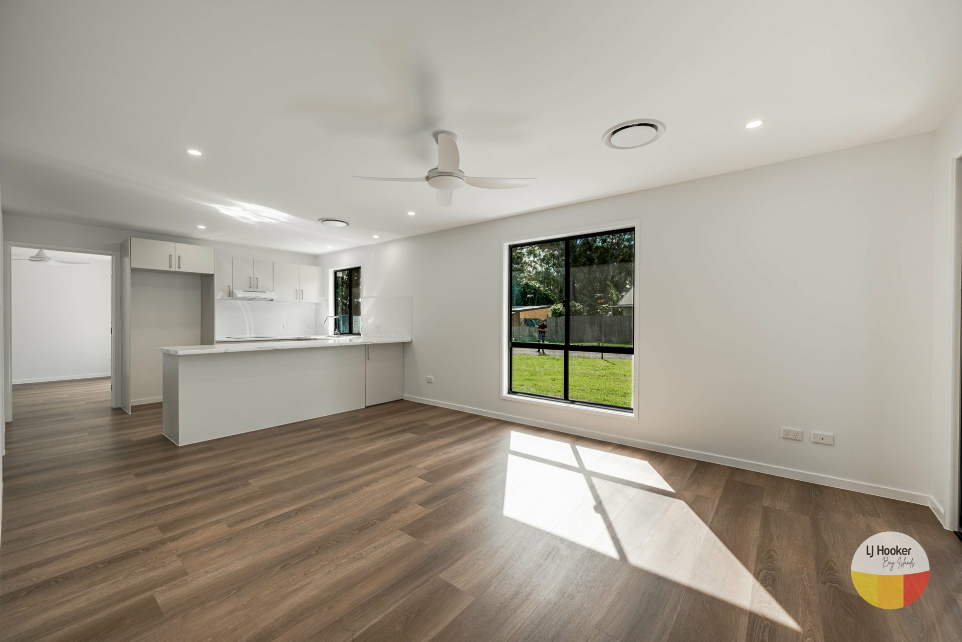16 Topaz Street — photo 2 of 15