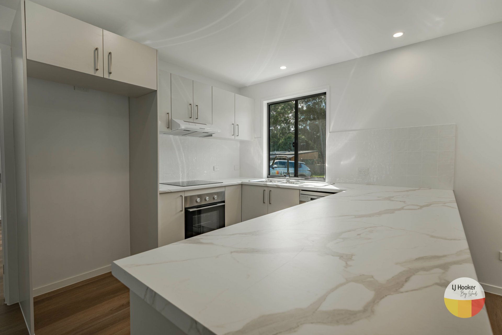 16 Topaz Street — photo 5 of 15