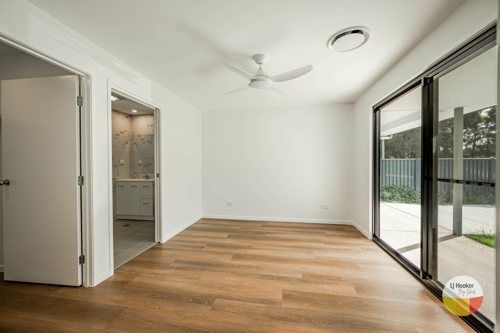 16 Topaz Street — photo 7 of 15