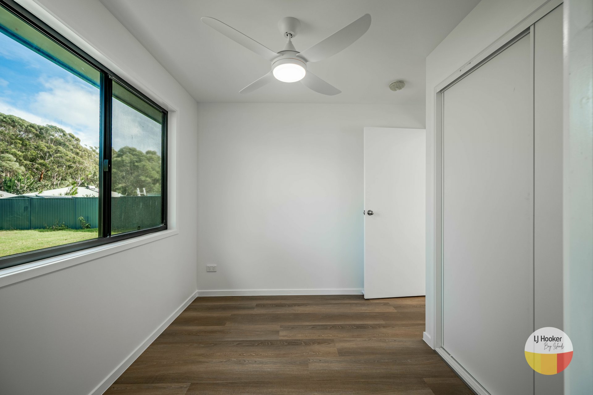 16 Topaz Street — photo 10 of 15