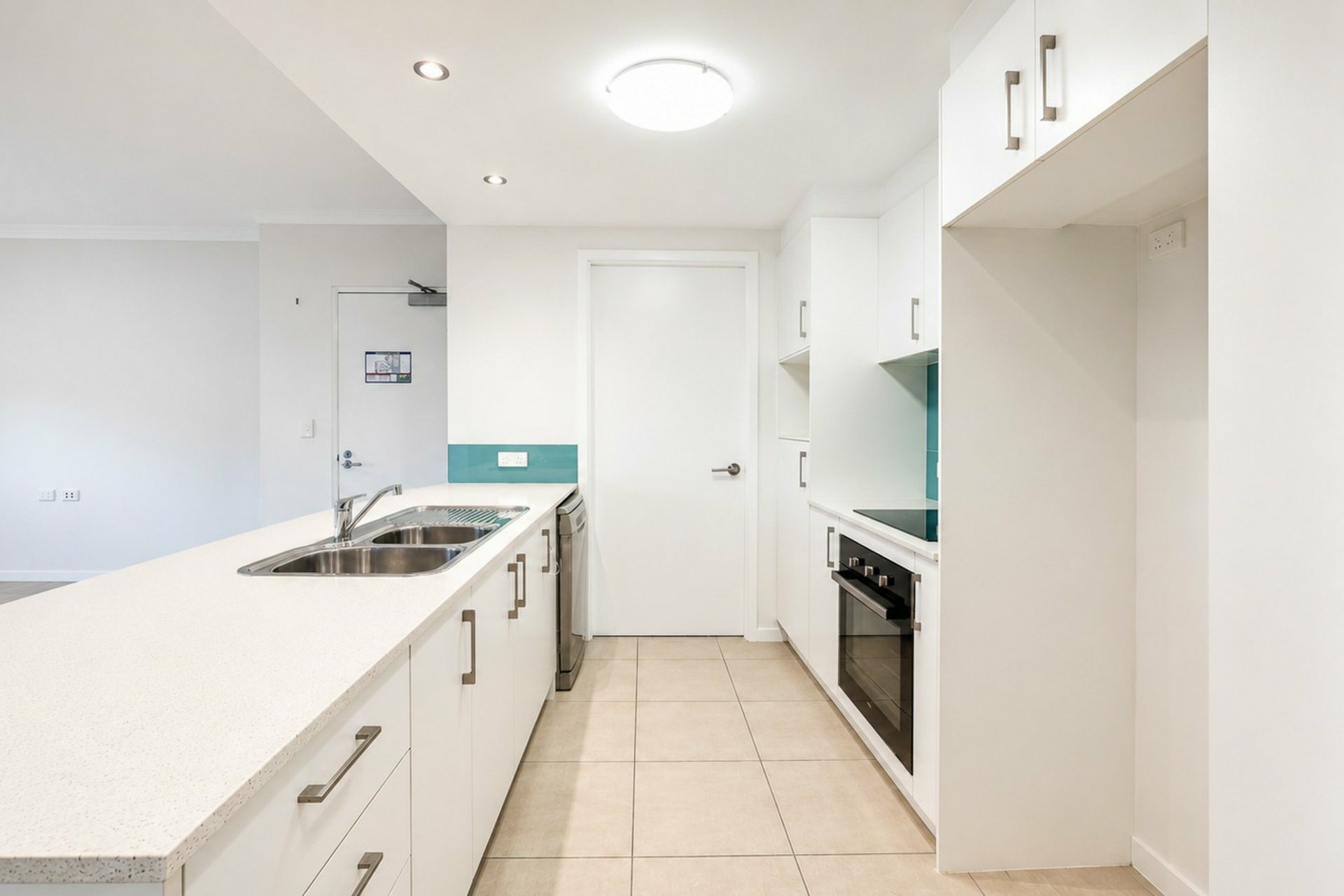 Unit 15/150 Middle Street — photo 8 of 22