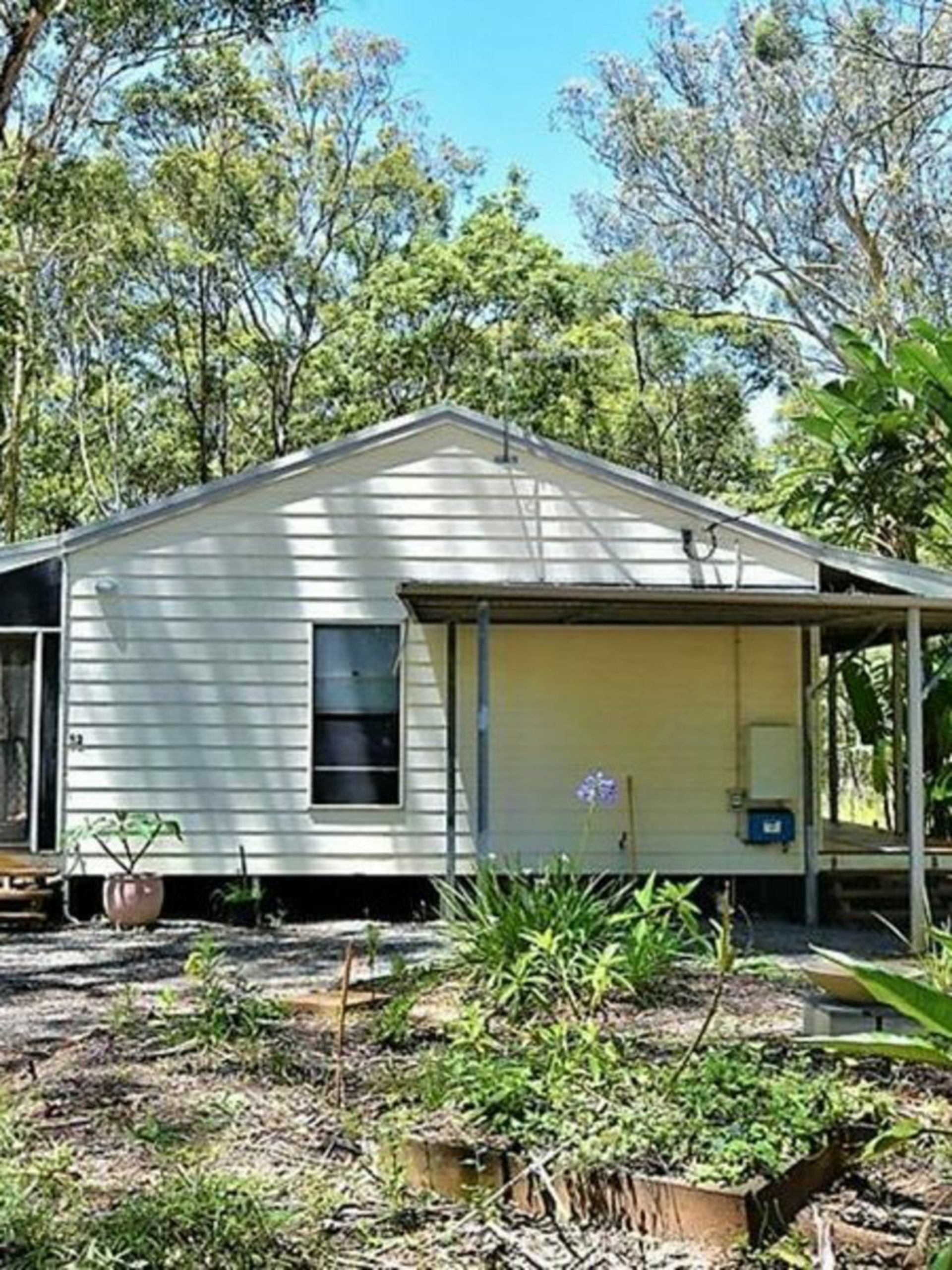 52 Harvey Street — photo from LJ Hooker Bay Islands