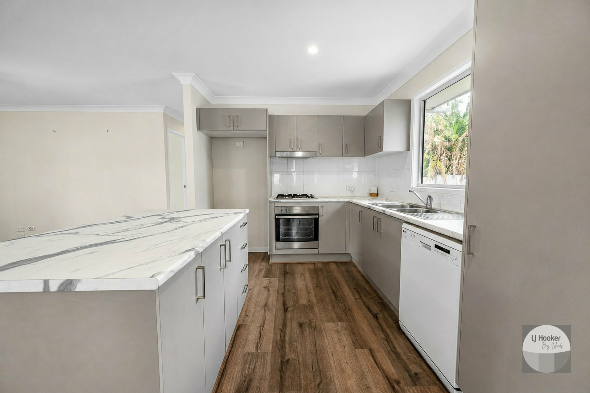 16 Grevillea Street — photo 5 of 16