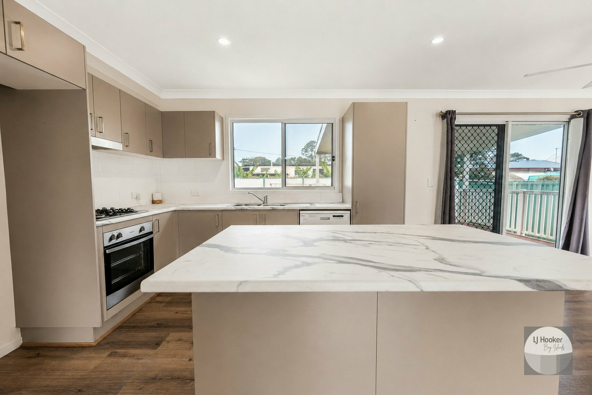 16 Grevillea Street — photo 7 of 16