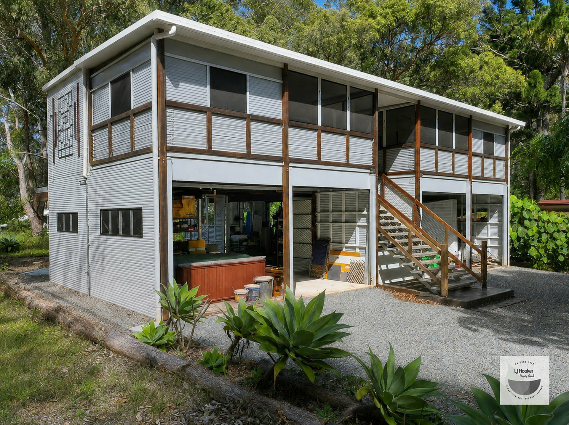 41 Woodlands Circuit — photo 3 of 16