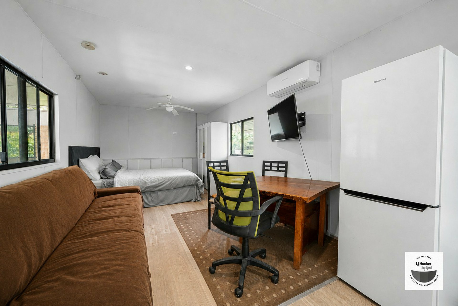 41 Woodlands Circuit — photo 7 of 16