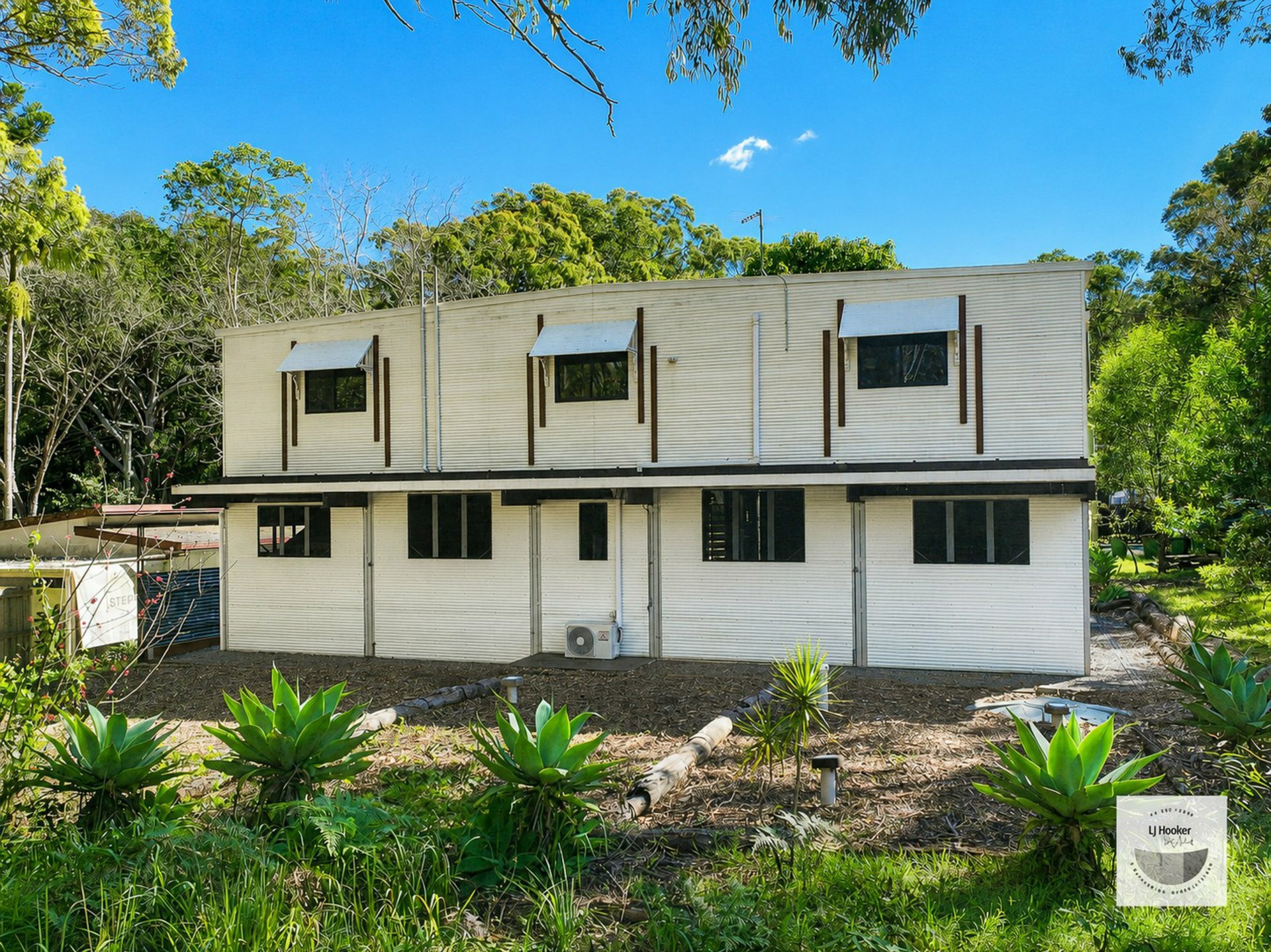 41 Woodlands Circuit — photo 15 of 16