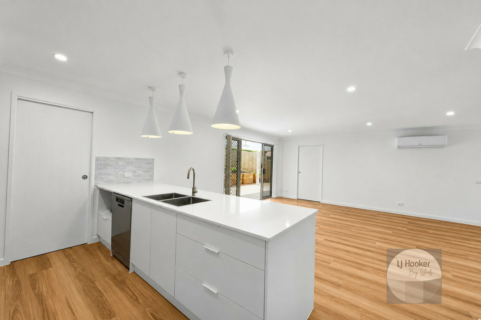 13 Bradman Street — photo 4 of 19