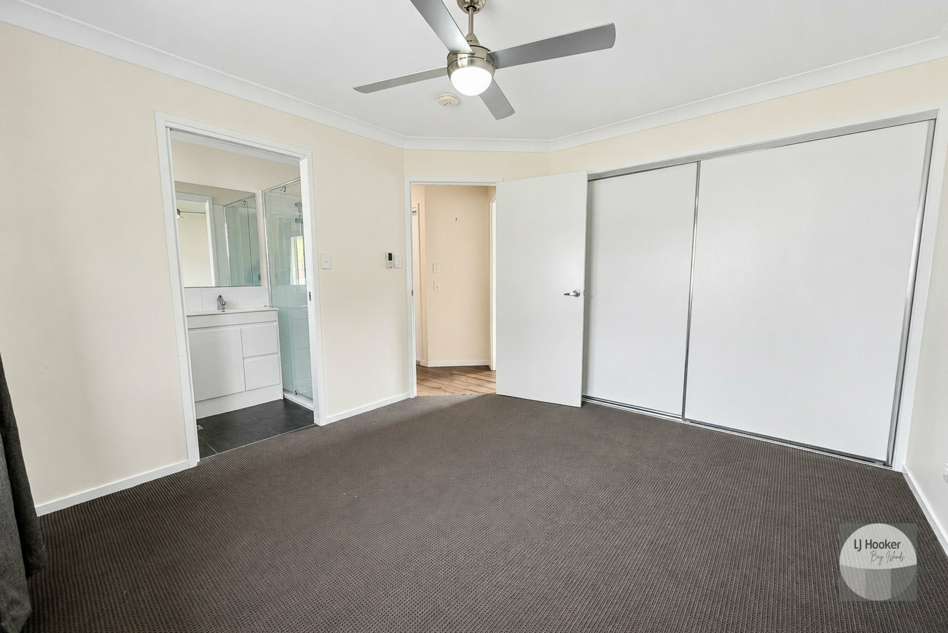 16 Grevillea Street — photo 12 of 16
