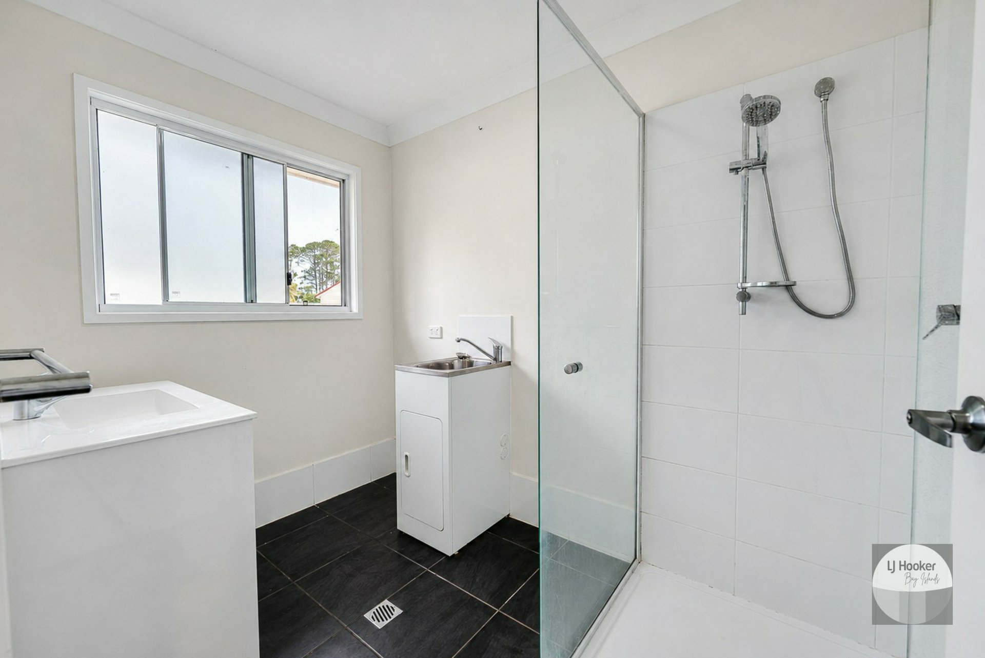 16 Grevillea Street — photo 14 of 16