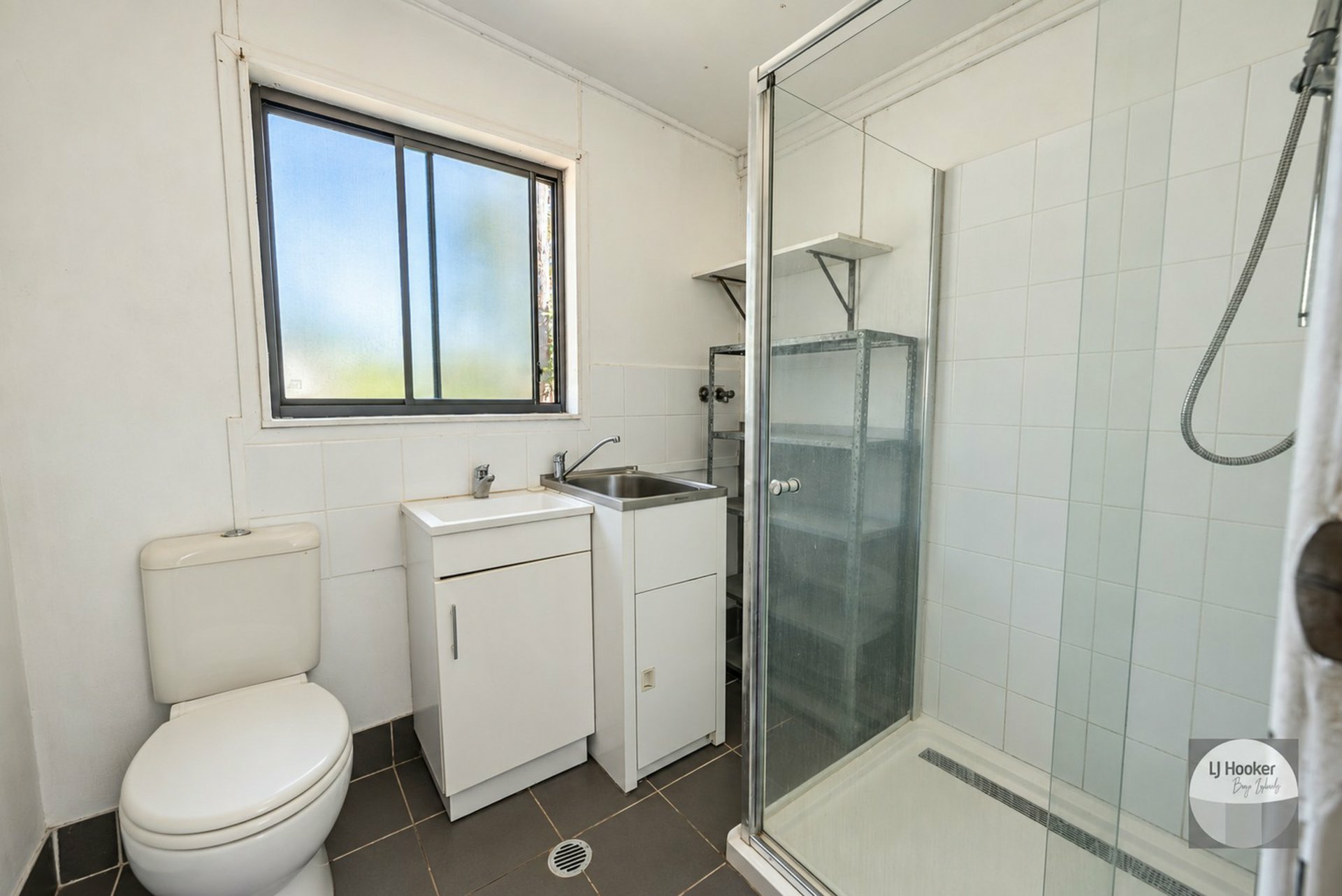 21 Sapphire Street — photo 8 of 11