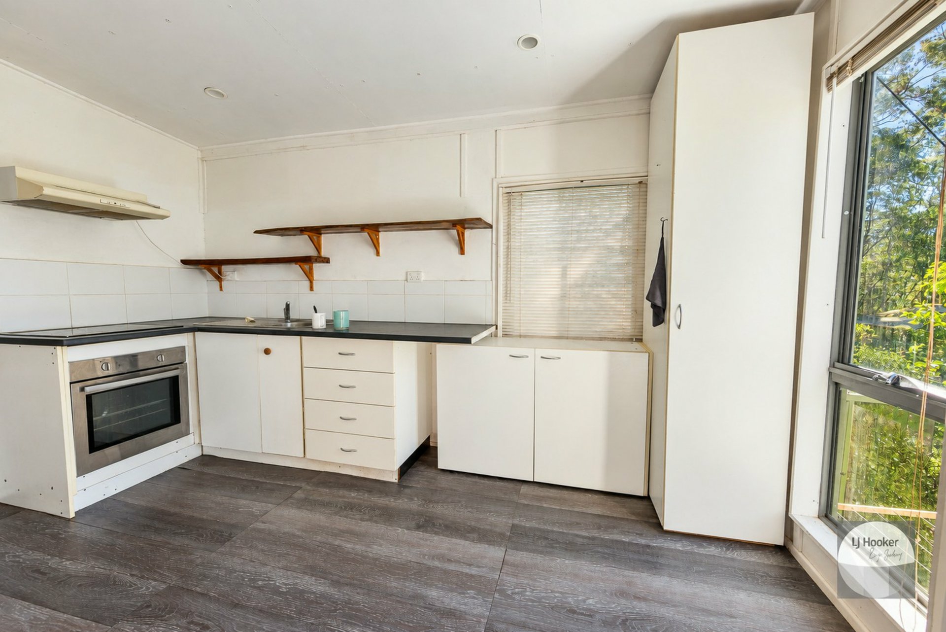 21 Sapphire Street — photo 11 of 11