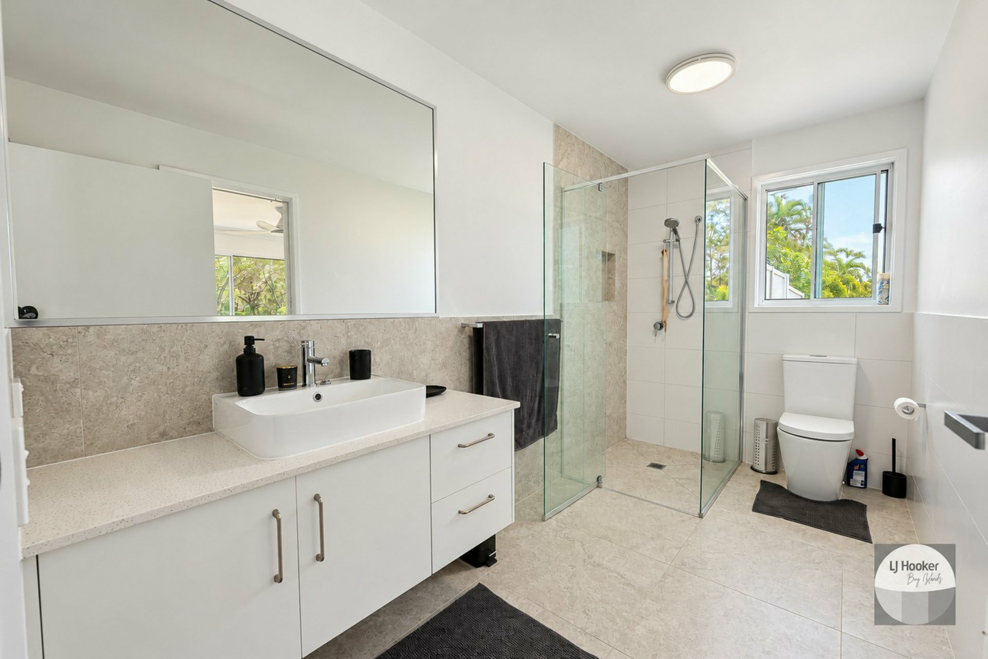 2 Sapphire Street — photo 7 of 14