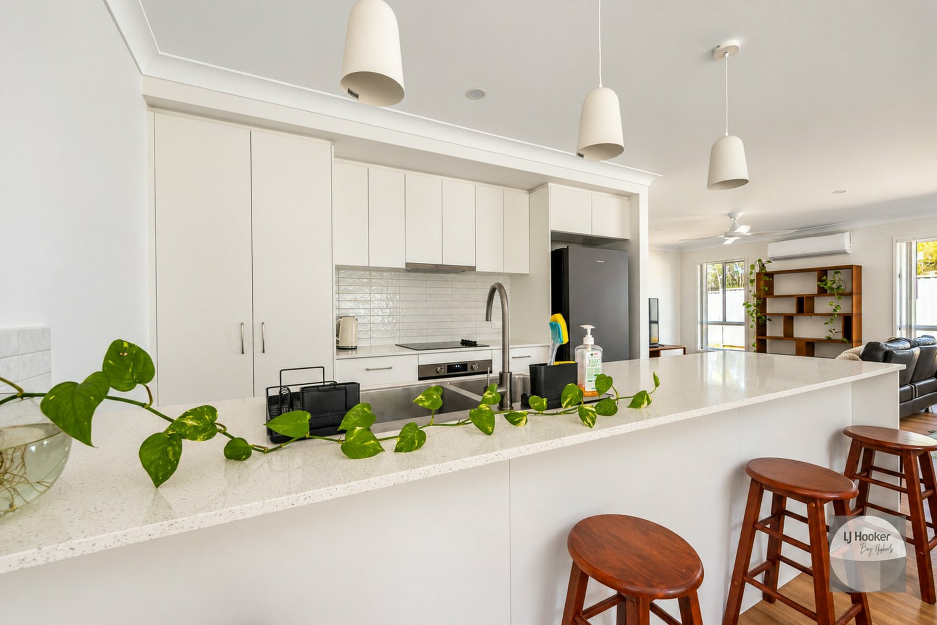 2 Sapphire Street — photo 8 of 14