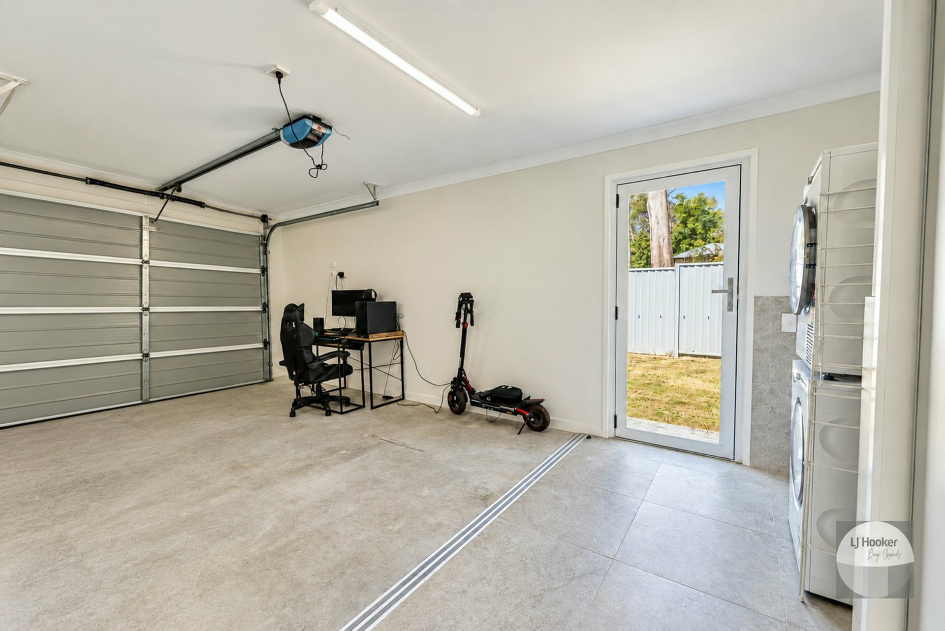 2 Sapphire Street — photo 11 of 14