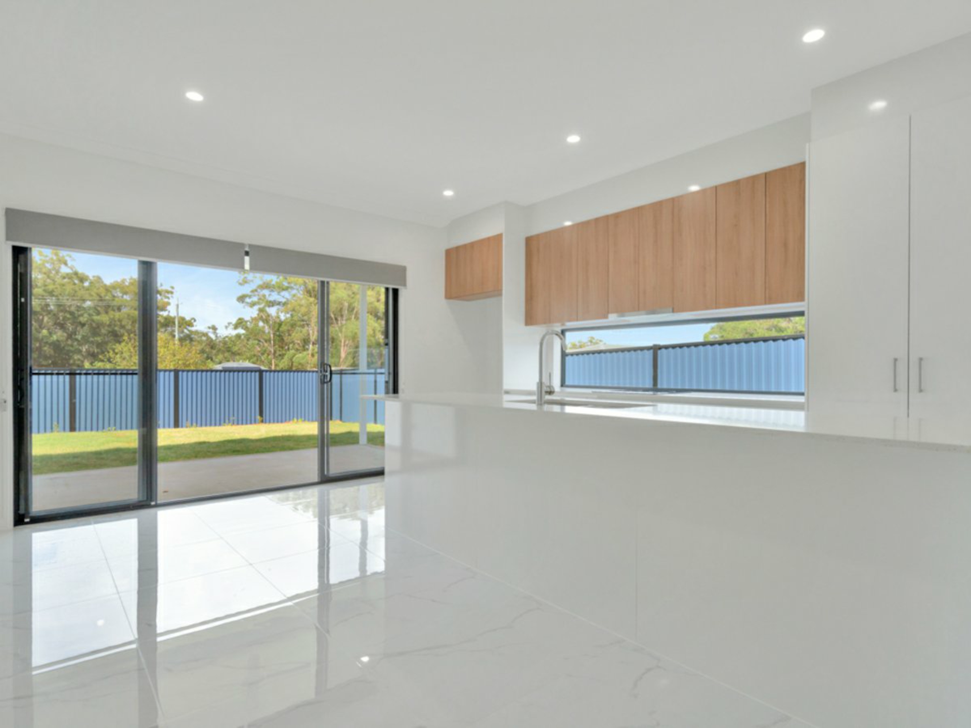 100 Kings Road — photo 3 of 18