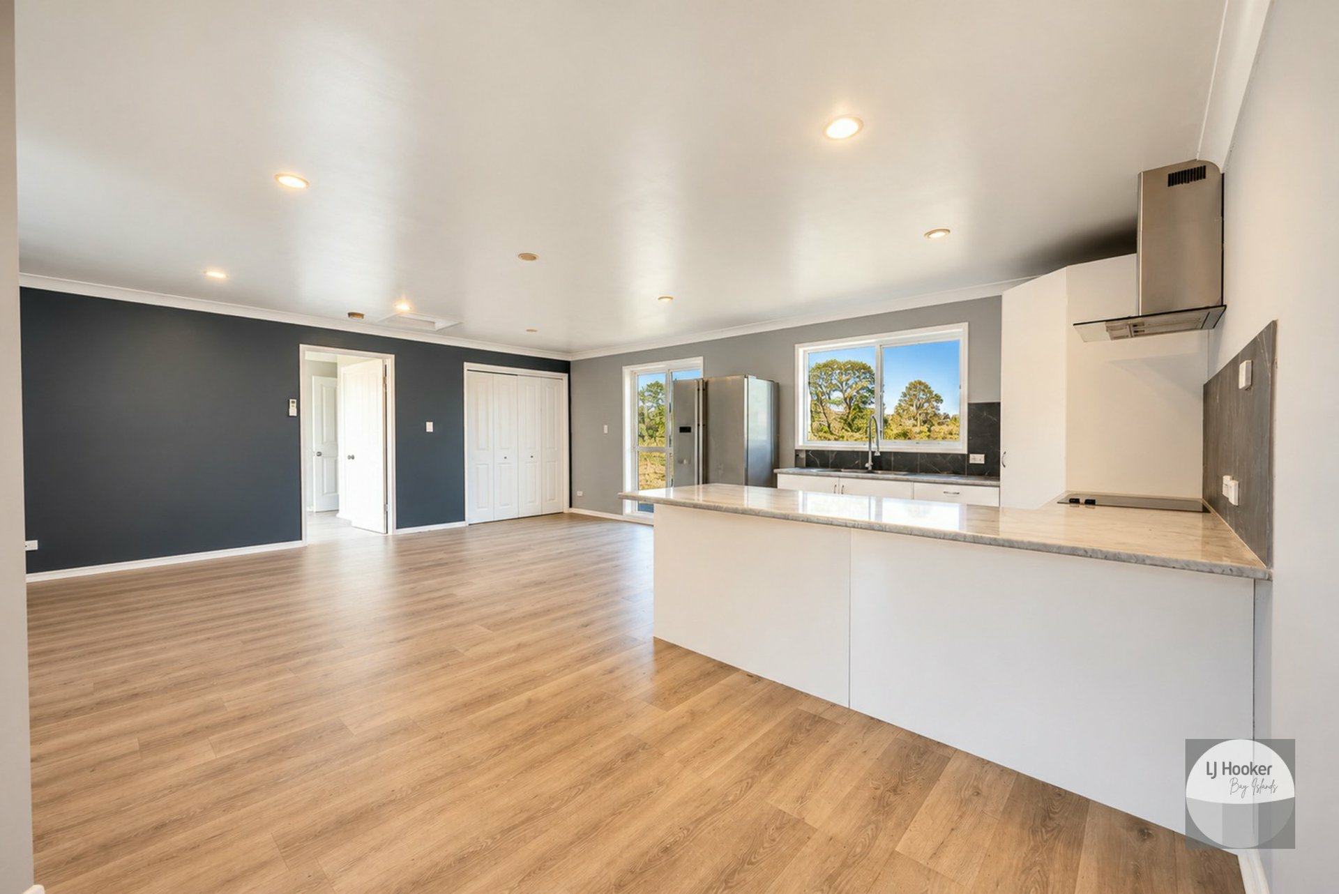 48 Cowderoy Dve — photo 2 of 11