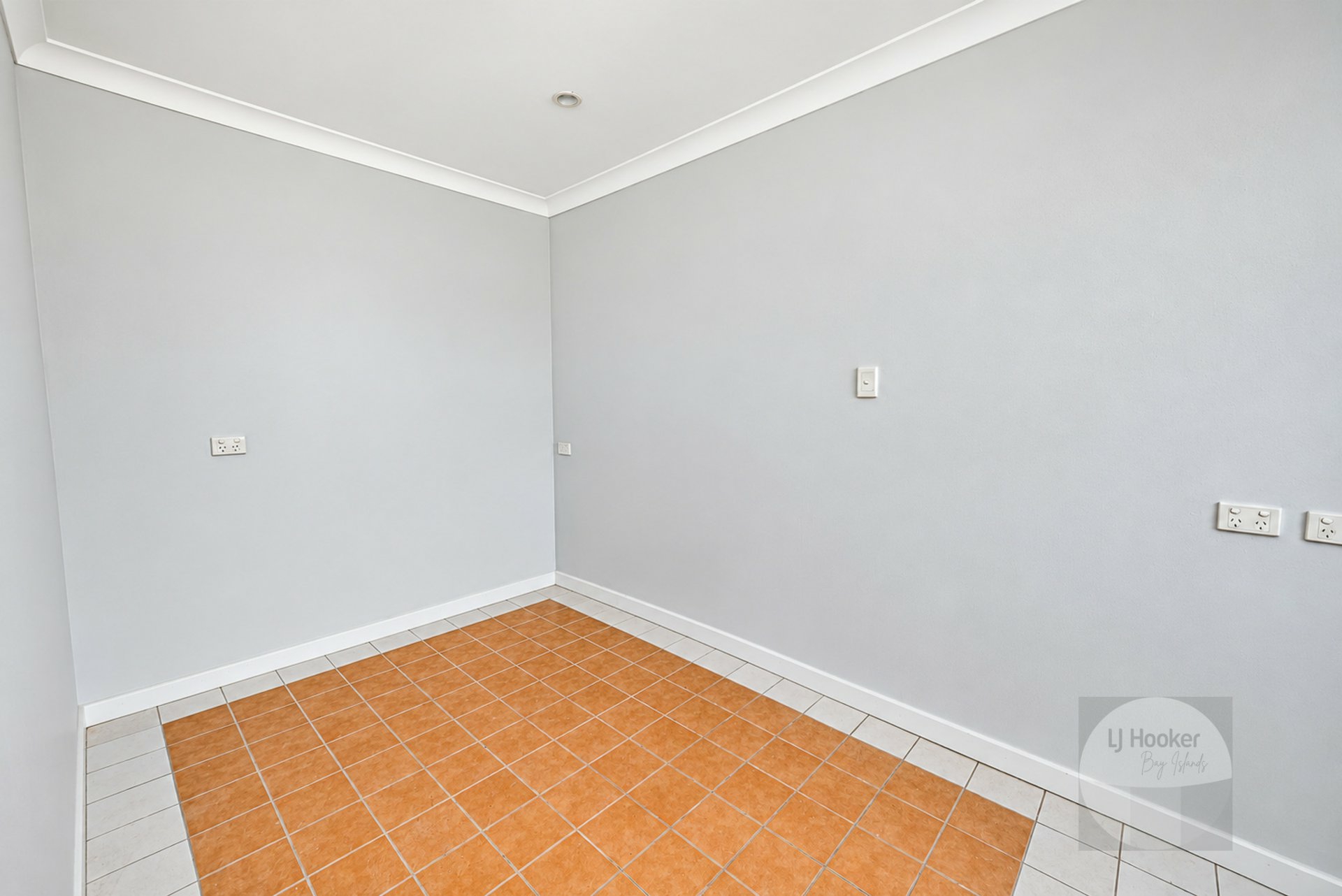 8 Inlet Avenue — photo 14 of 26