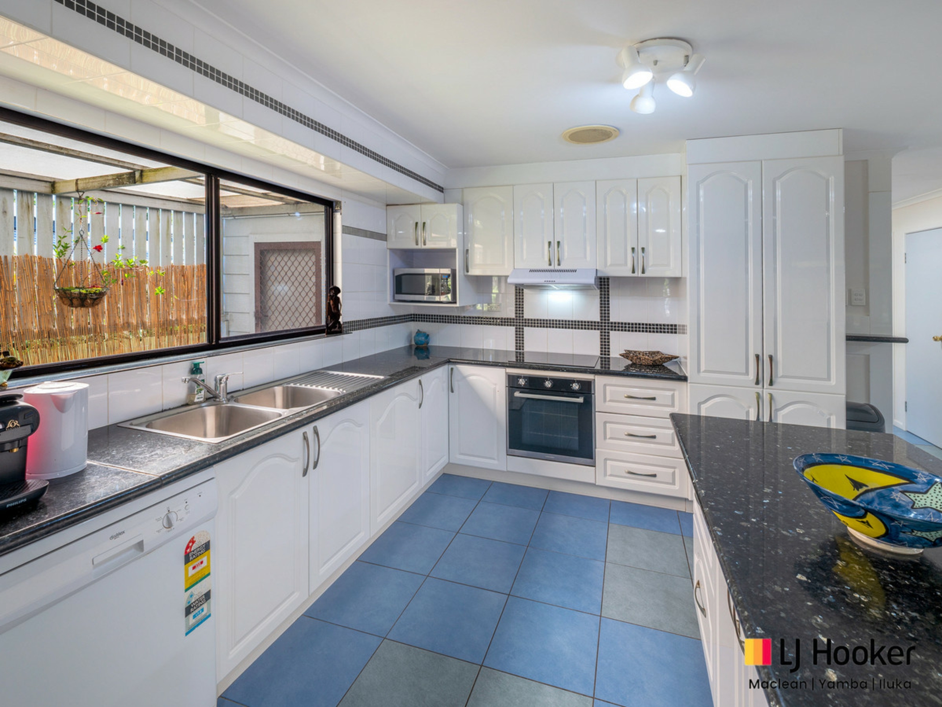 14 Angourie Street — photo 6 of 23
