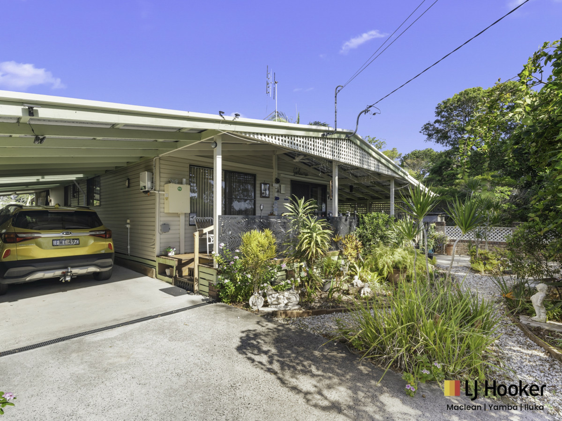 12 Angourie Street — photo 3 of 21