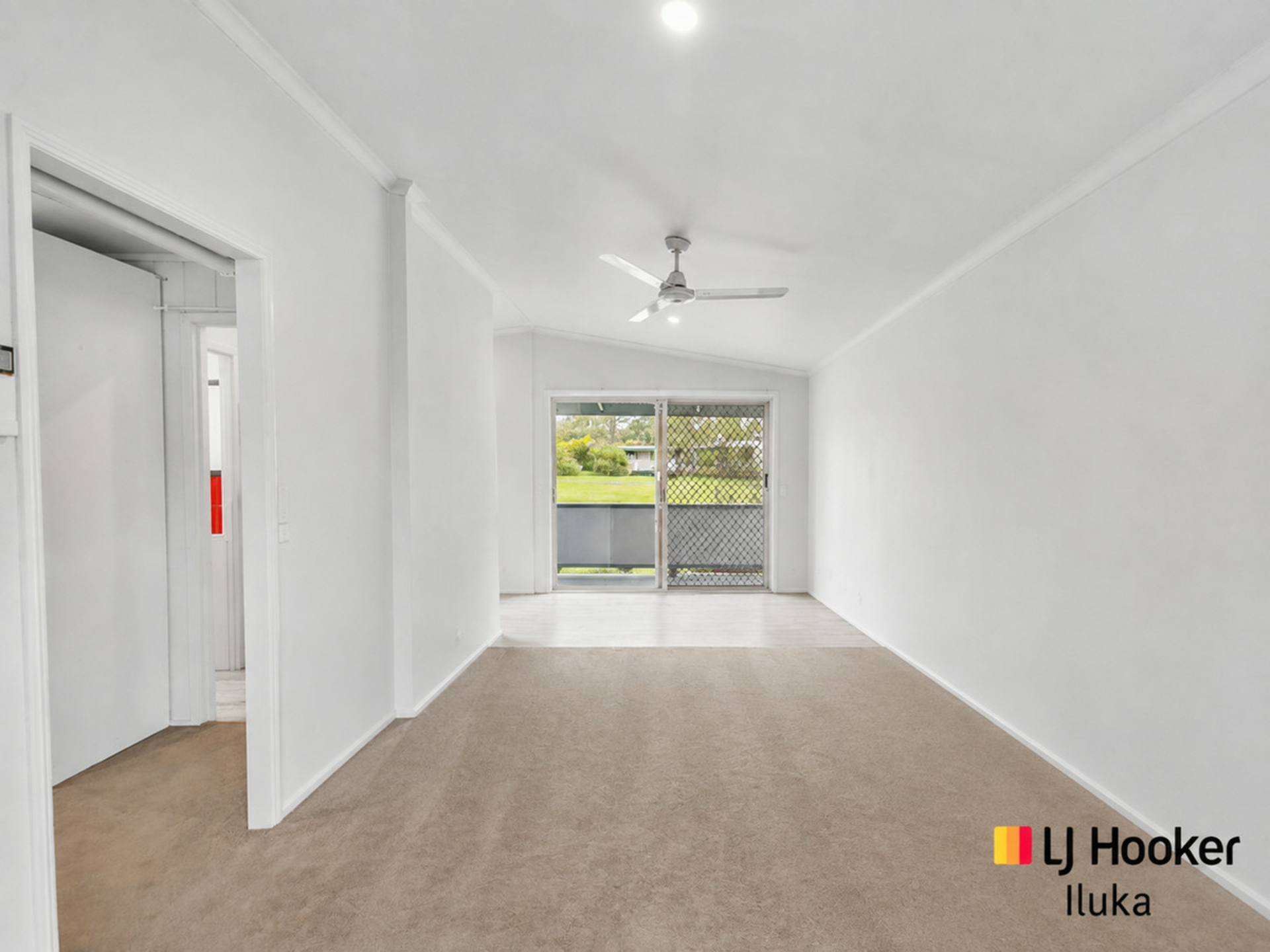 91/54 Iluka Road — photo 3 of 8