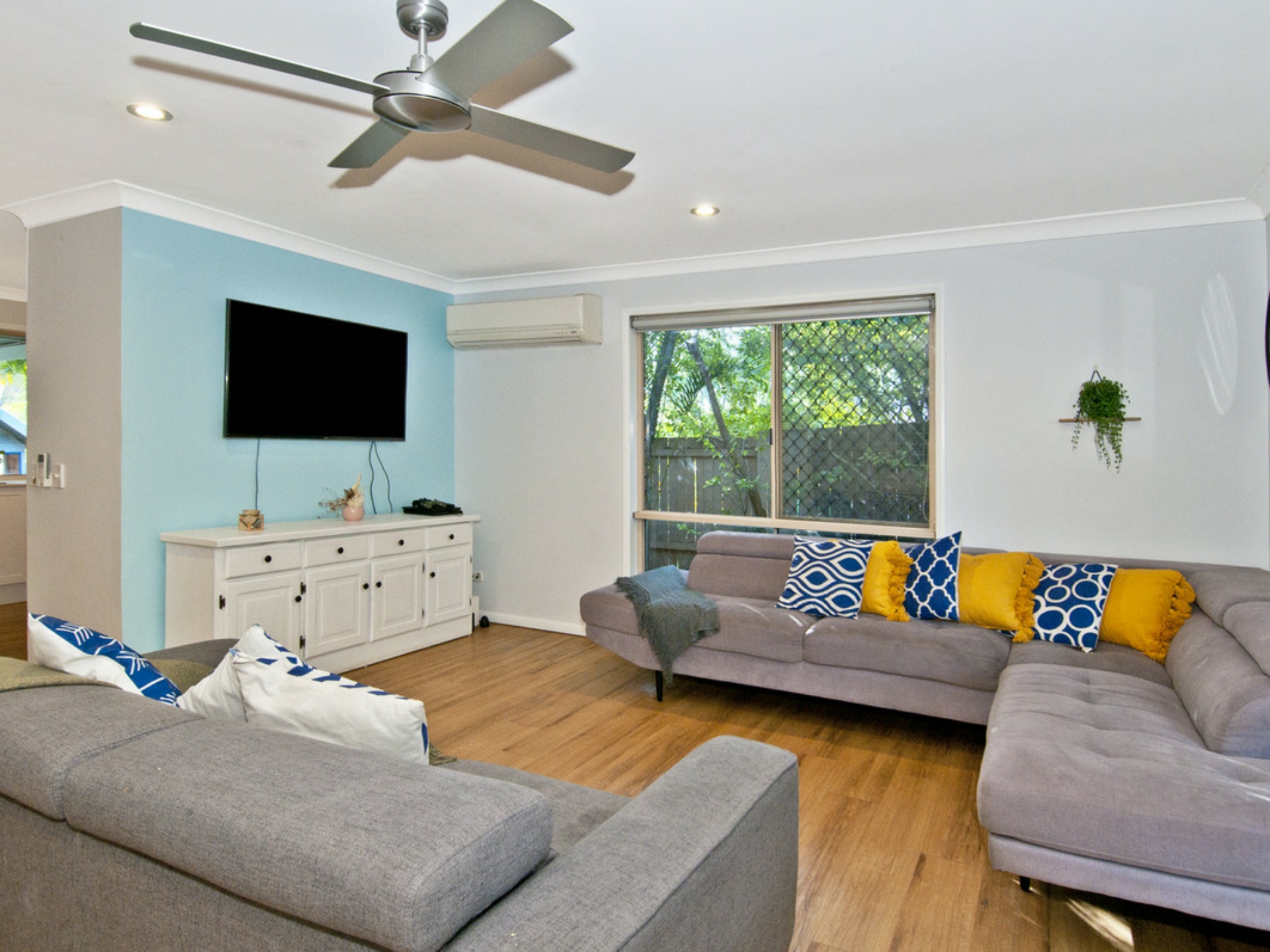24 Catani Place, HELENSVALE