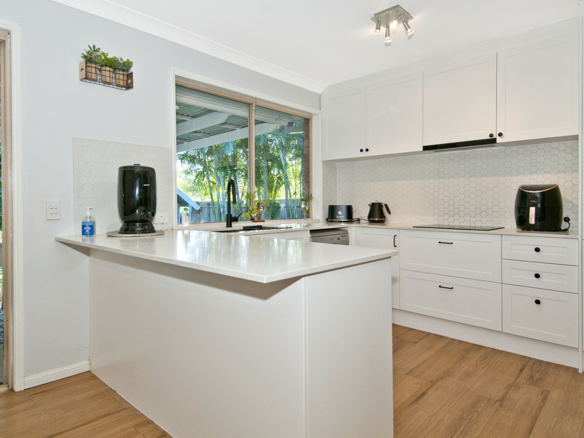 24 Catani Place, HELENSVALE