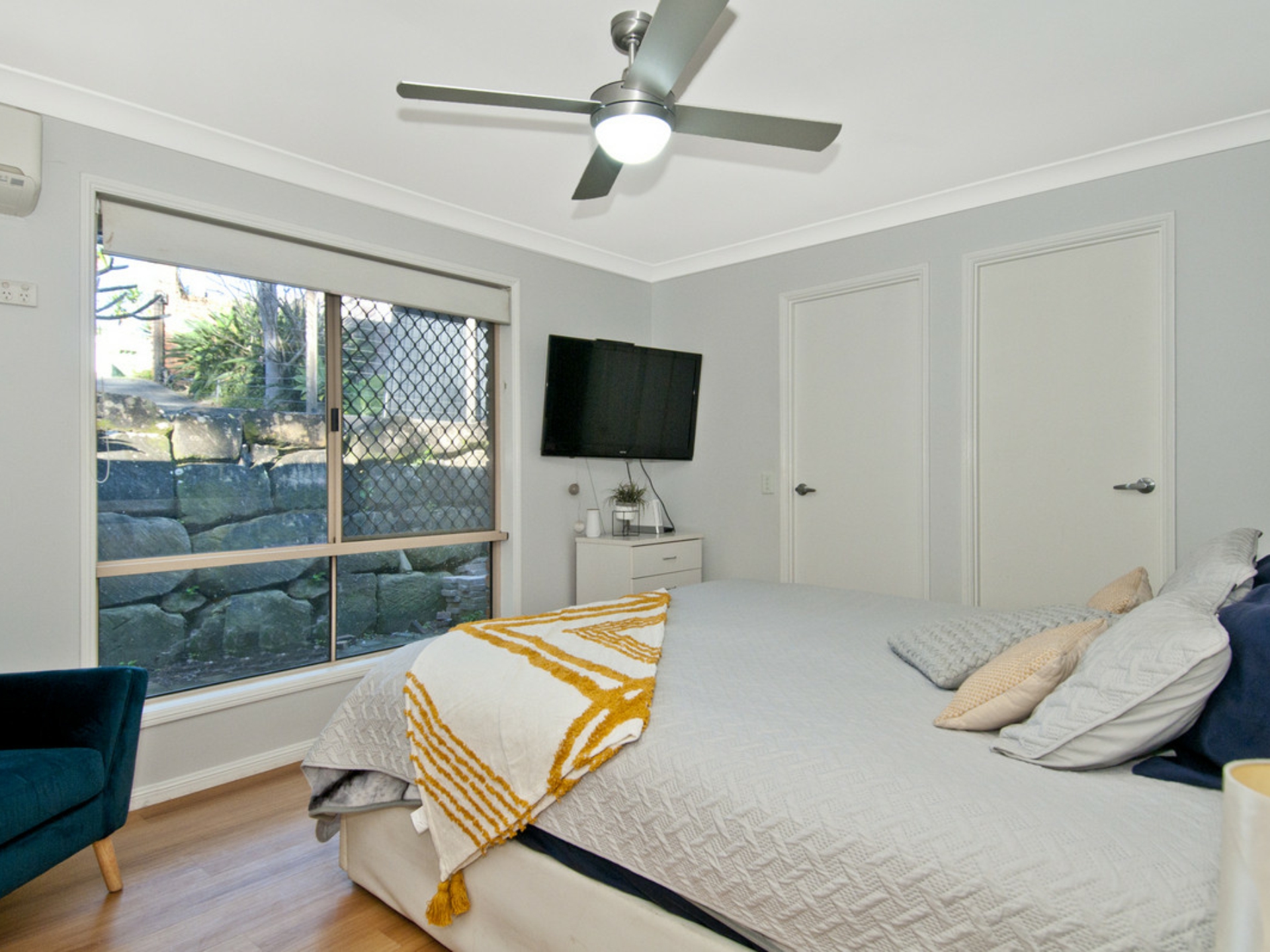 24 Catani Place, HELENSVALE