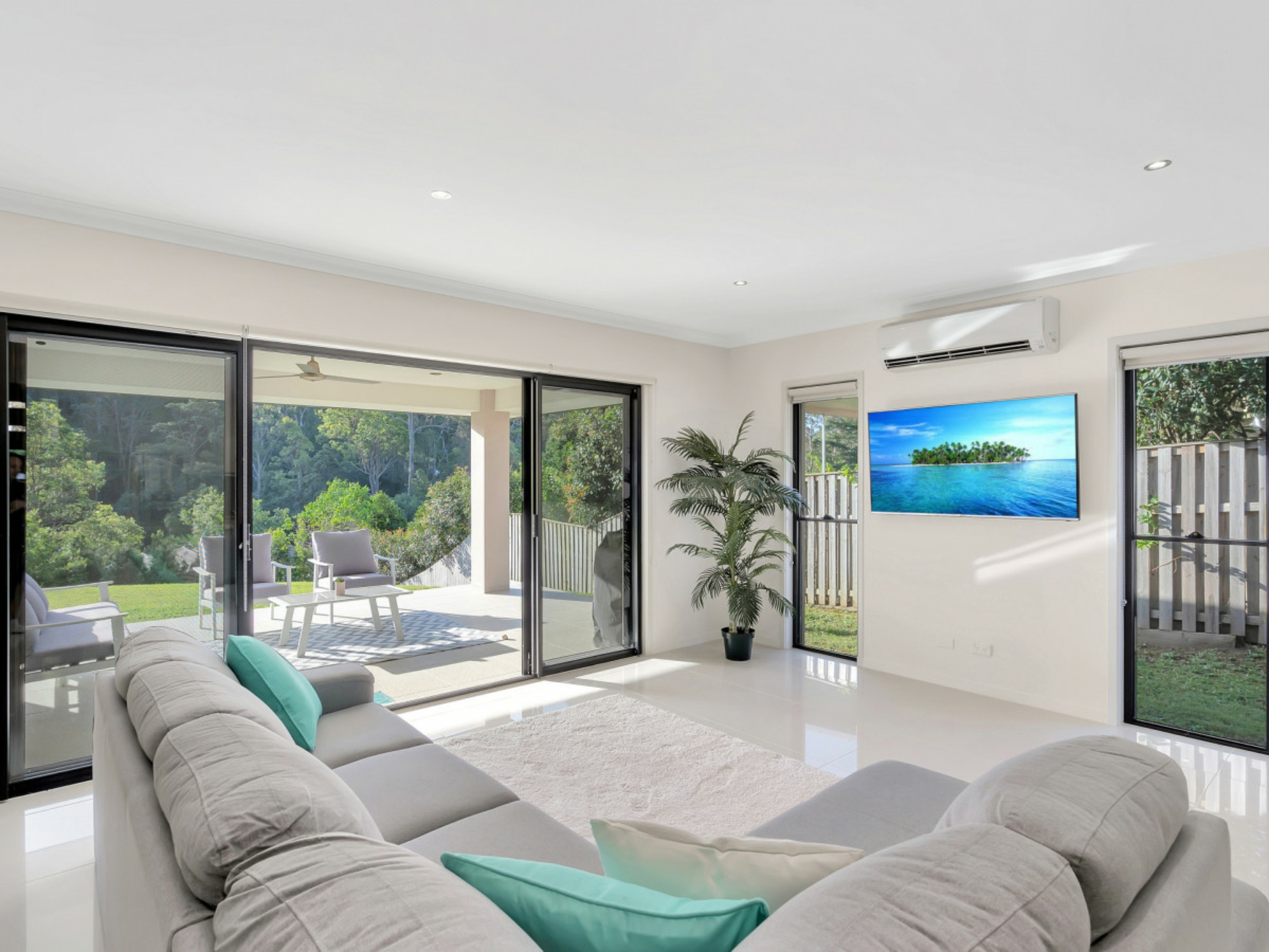 23 Castlereagh Close Pacific Pines QLD