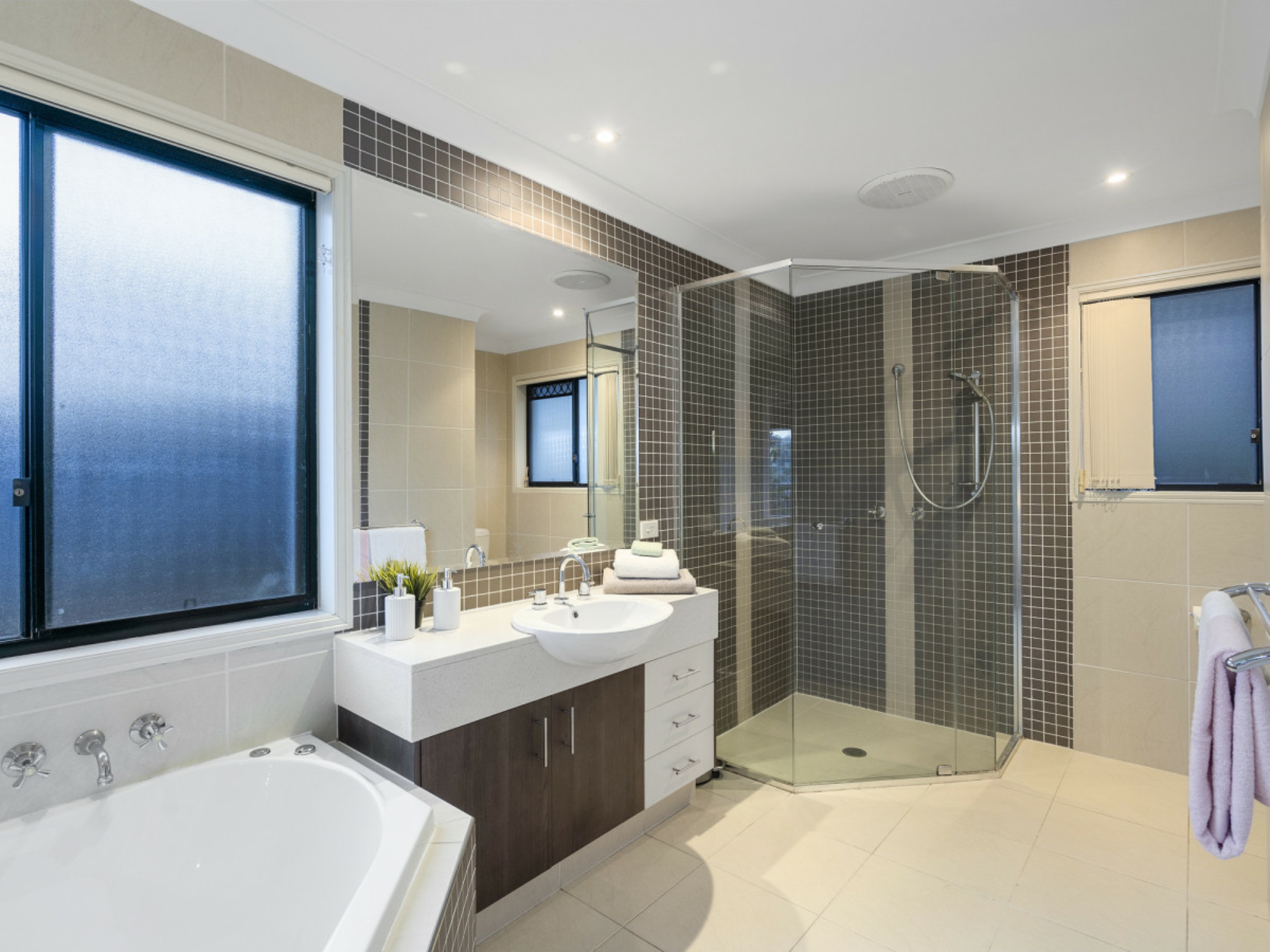 2 Cossington Circuit, MAUDSLAND