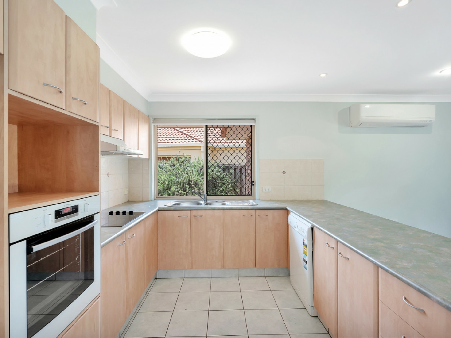 8 Bonin Close, PACIFIC PINES