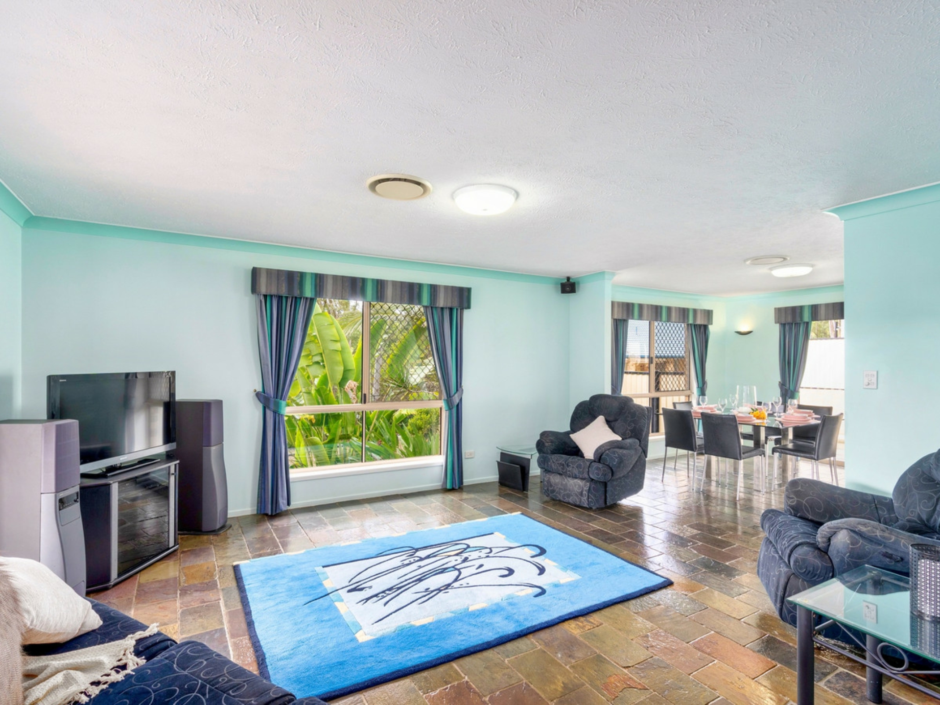 17-19 Columbine Way, GAVEN