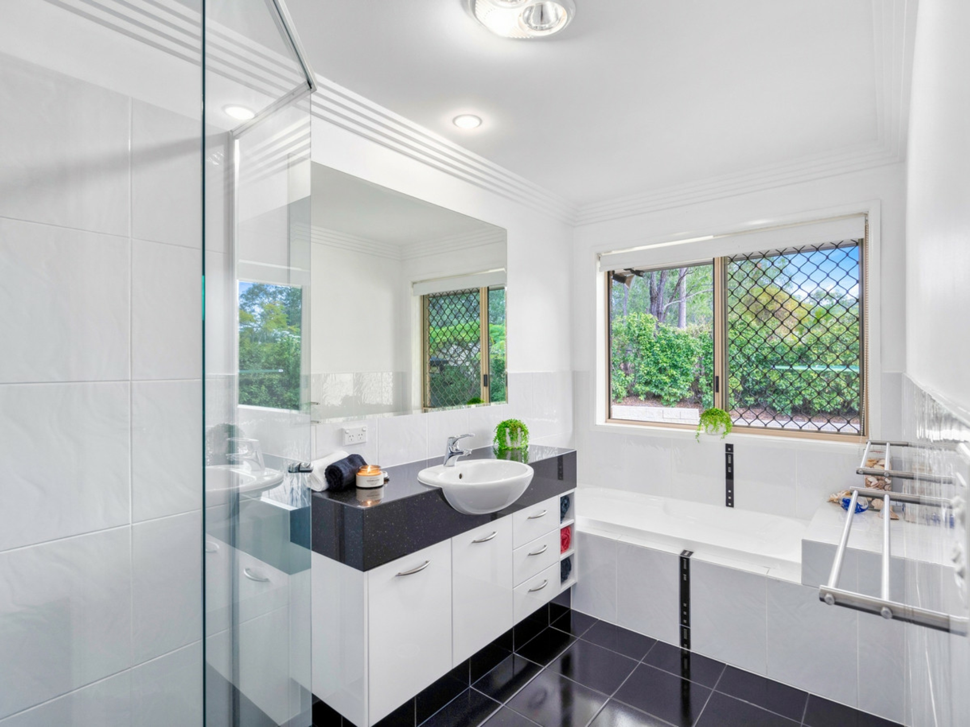 17-19 Columbine Way, GAVEN