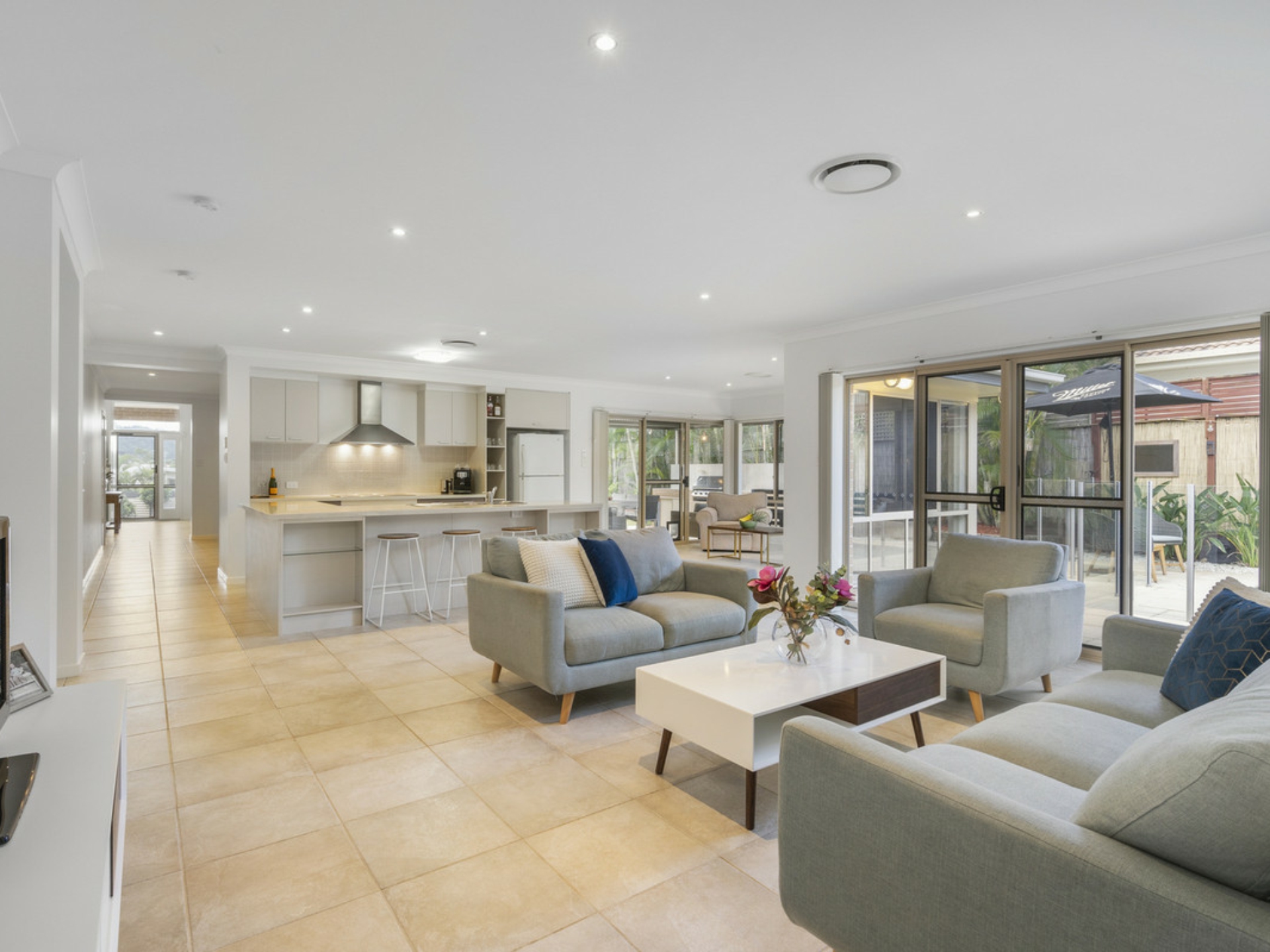 8 Arragan Court, PACIFIC PINES