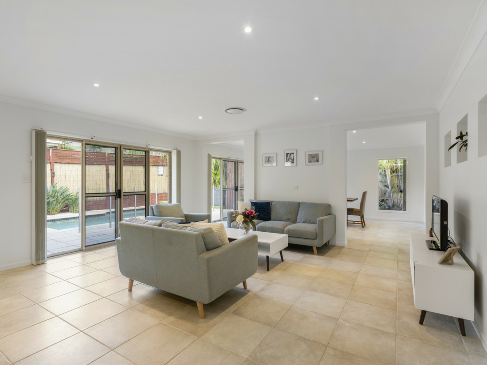8 Arragan Court, PACIFIC PINES