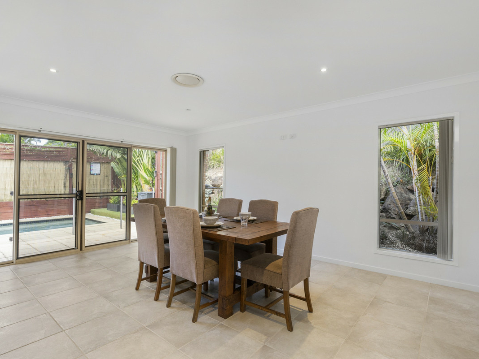 8 Arragan Court, PACIFIC PINES