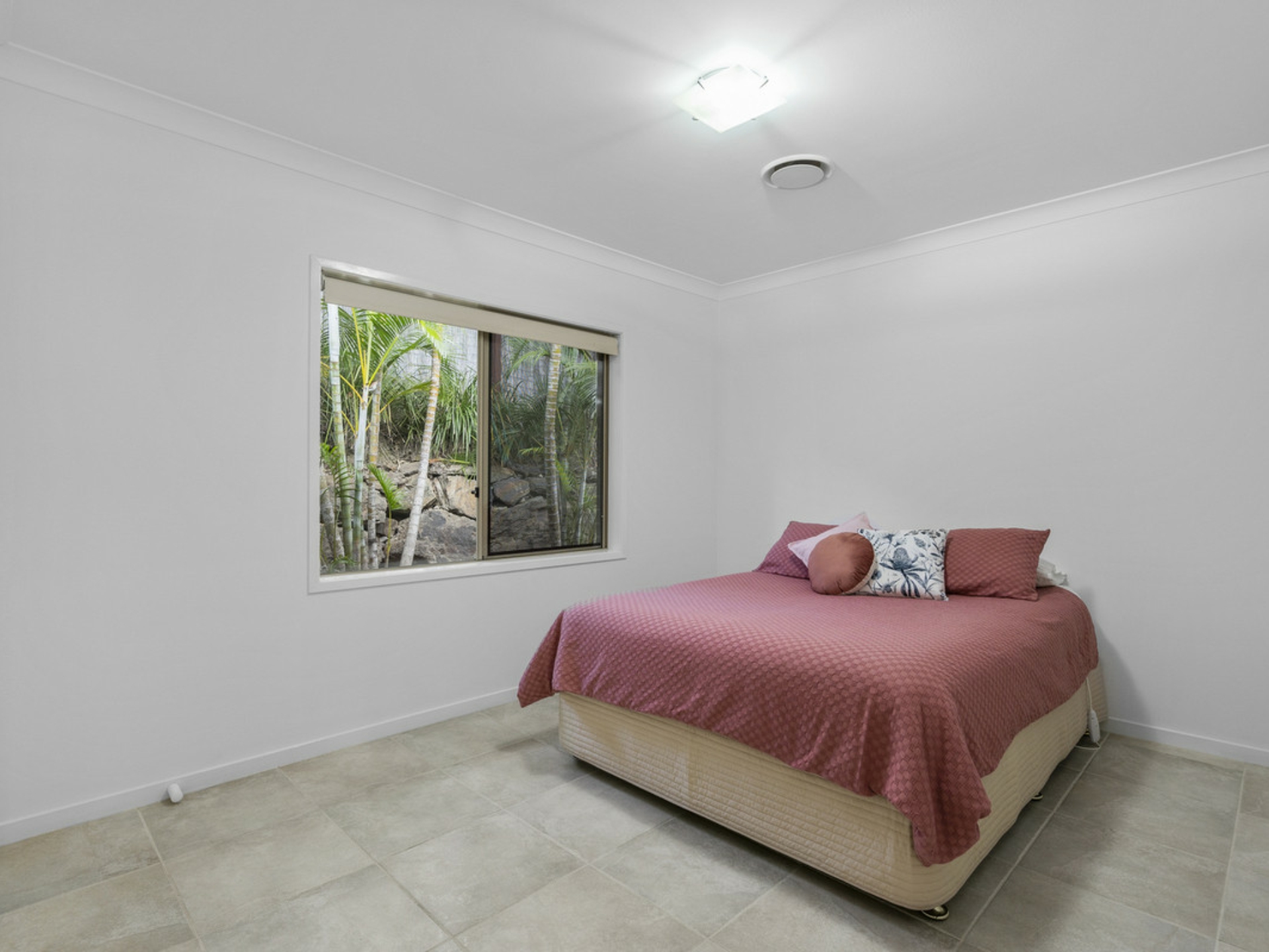 8 Arragan Court, PACIFIC PINES