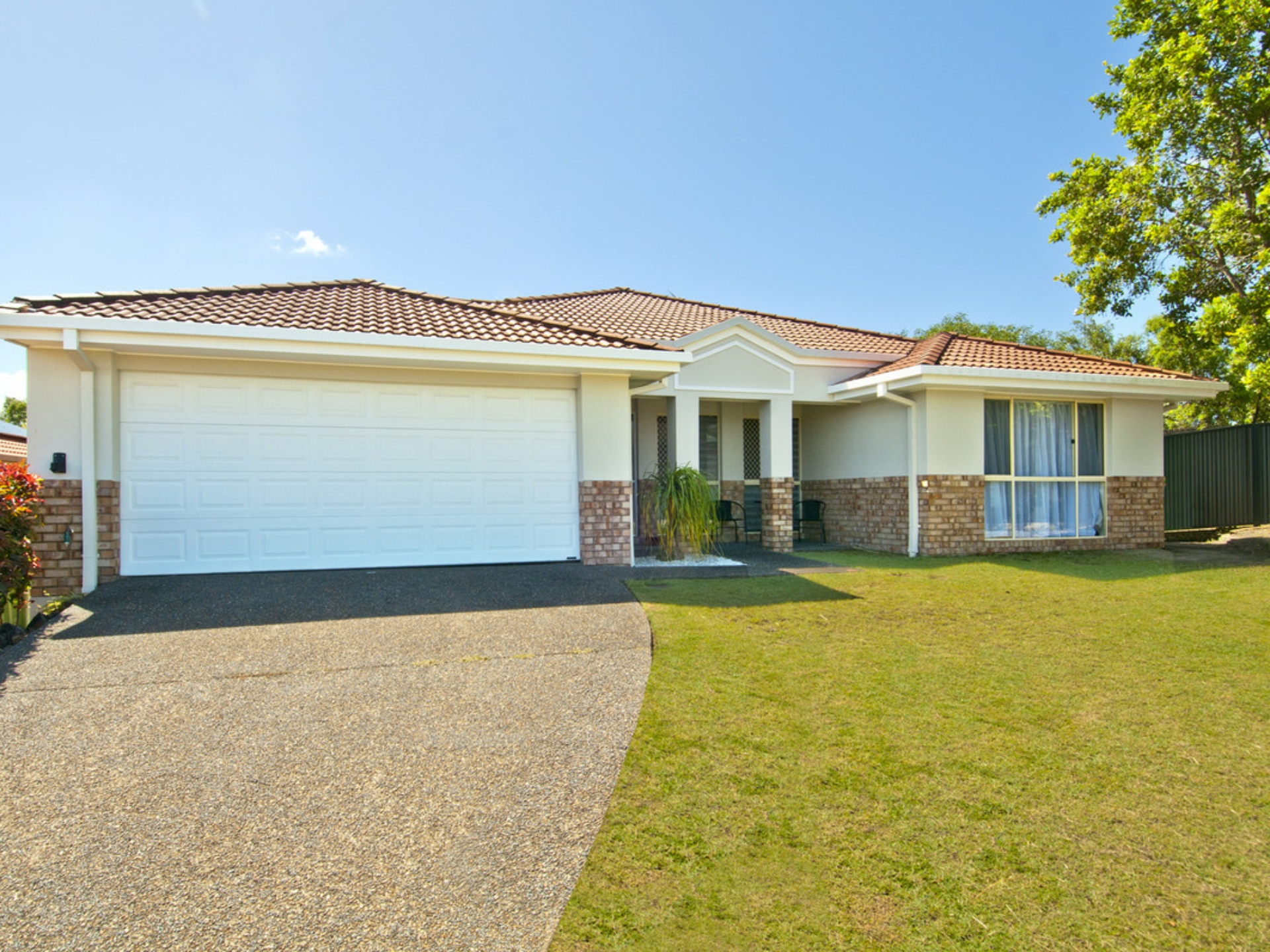 33 Murchison Street Pacific Pines QLD