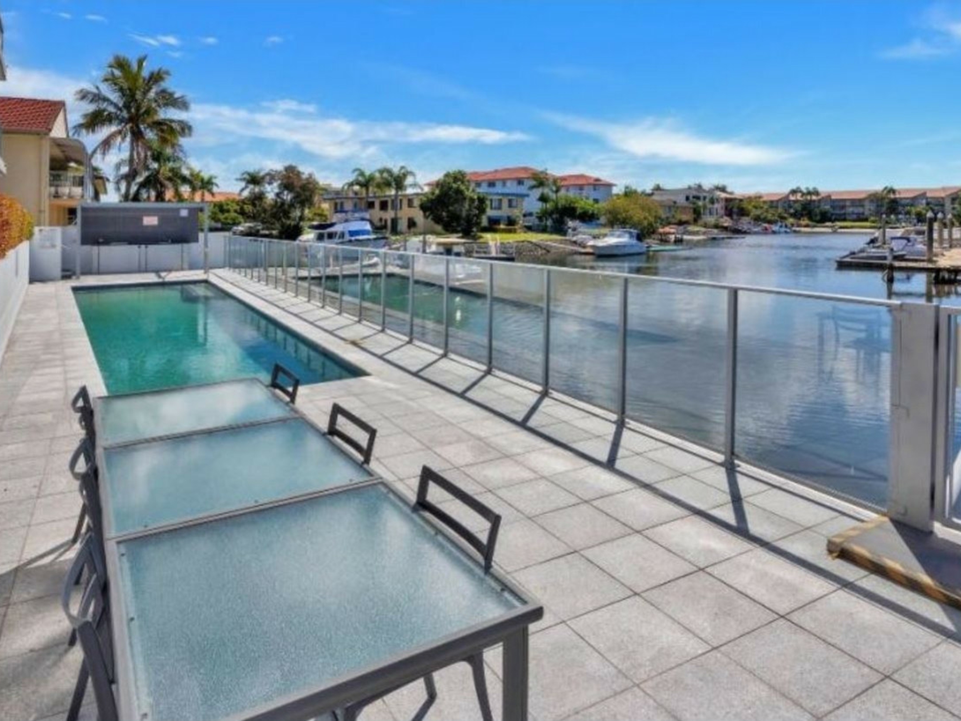 404/33 Madang Crescent, RUNAWAY BAY