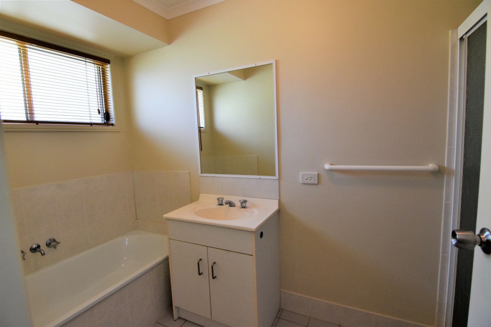 2/9 Academy Street, OXENFORD