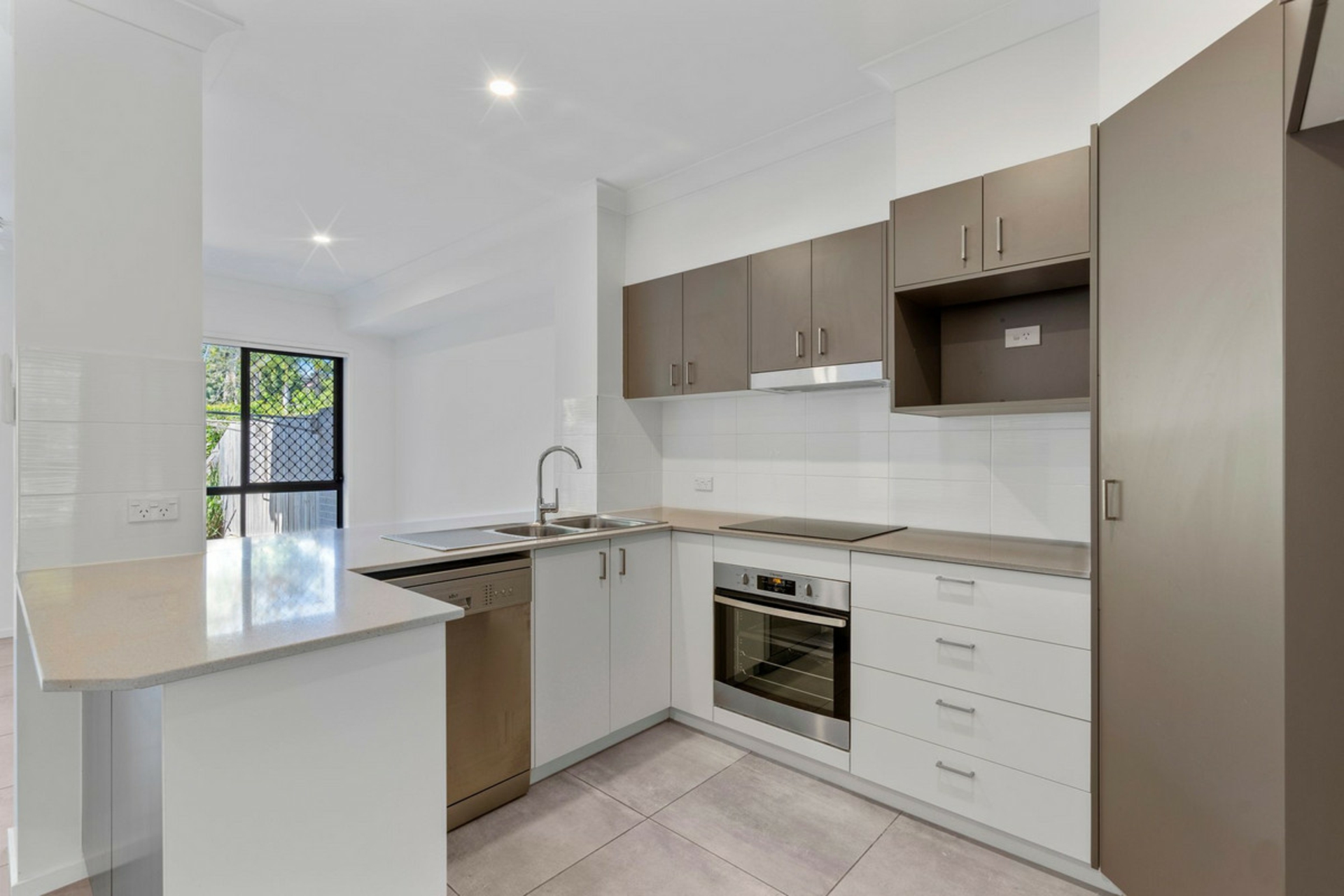 9/114 Bunya Road, EVERTON HILLS