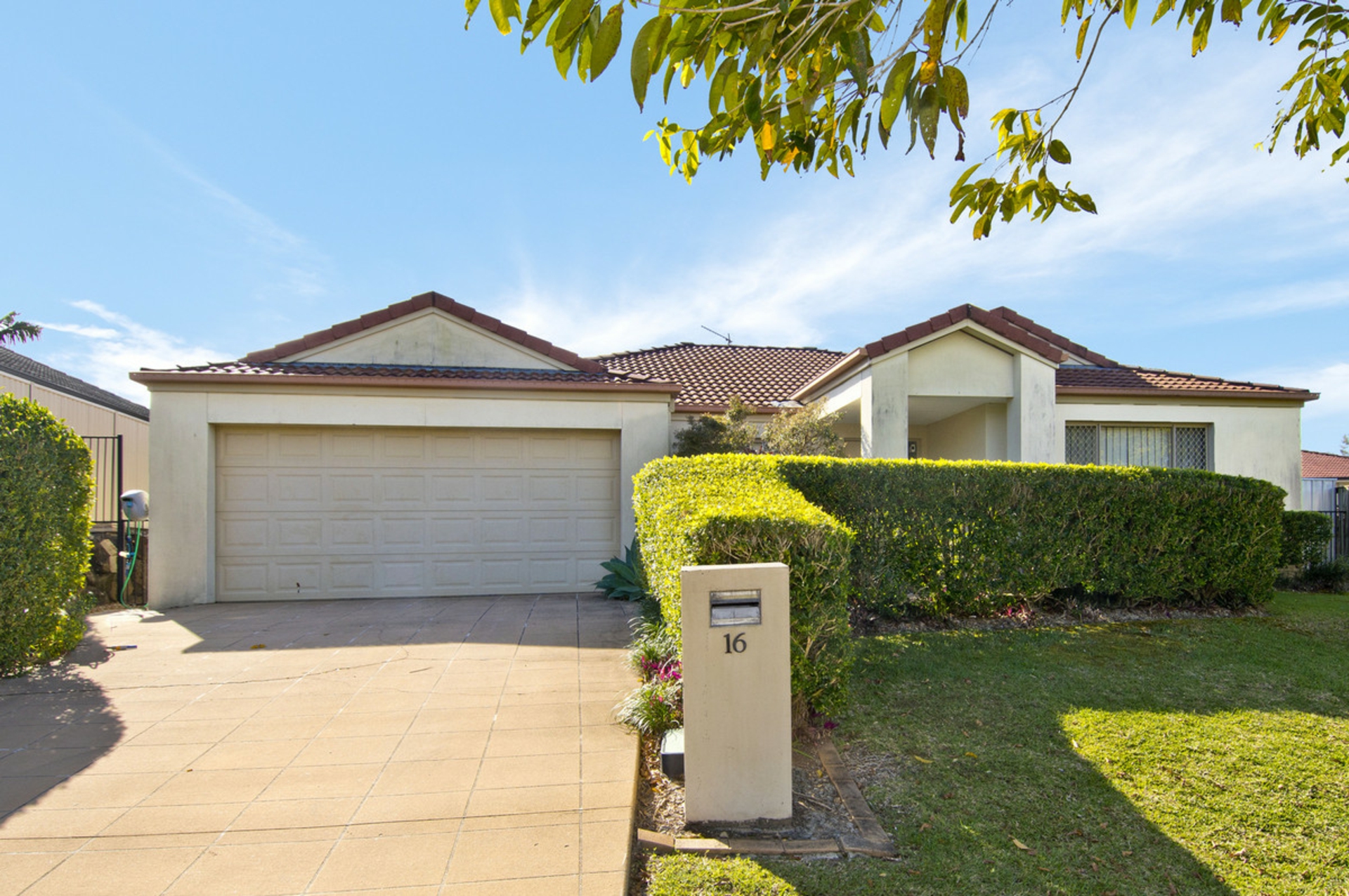 16 Cossington Circuit, MAUDSLAND