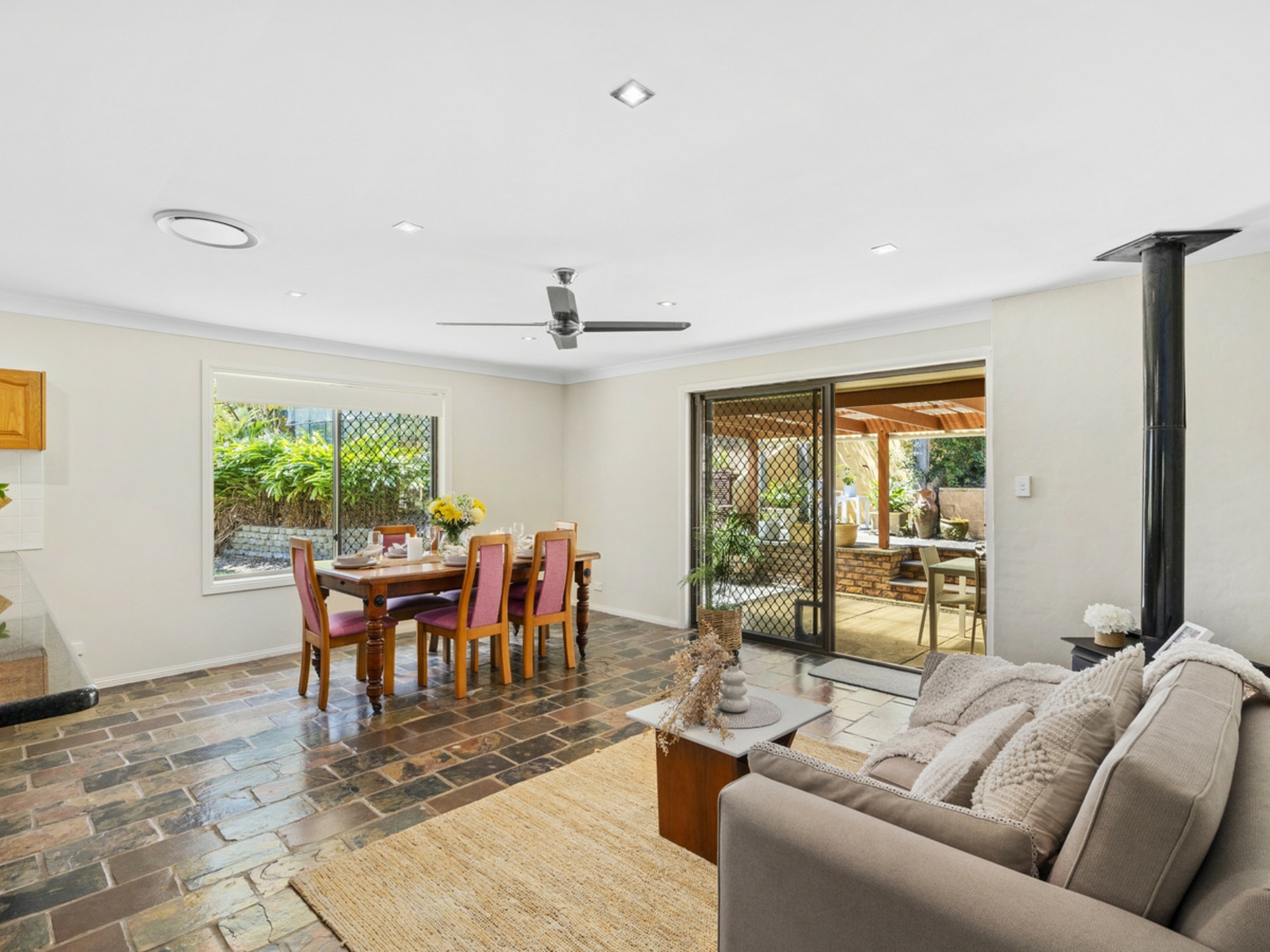 1/16 Dewberry Way, GAVEN
