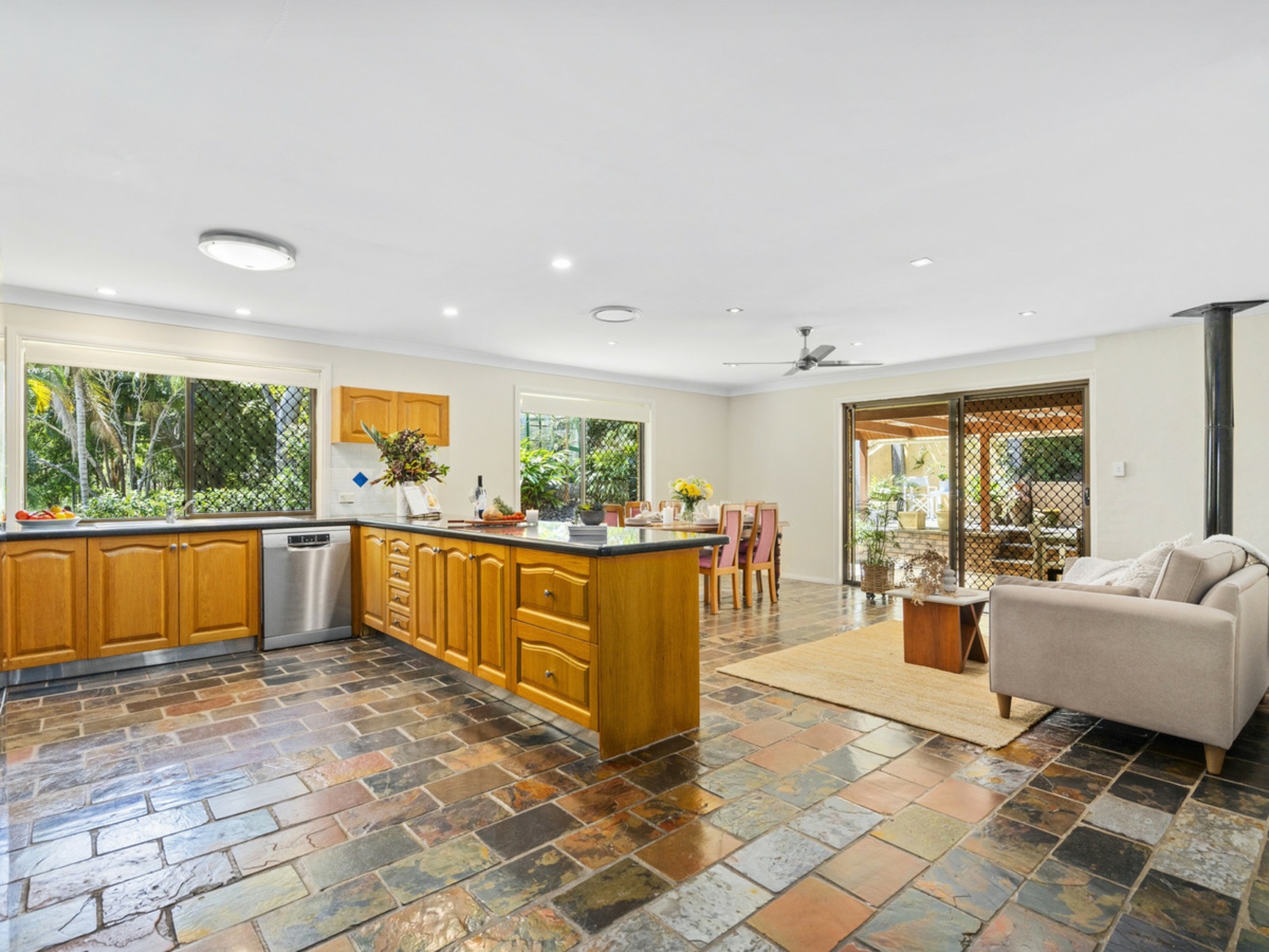 1/16 Dewberry Way, GAVEN