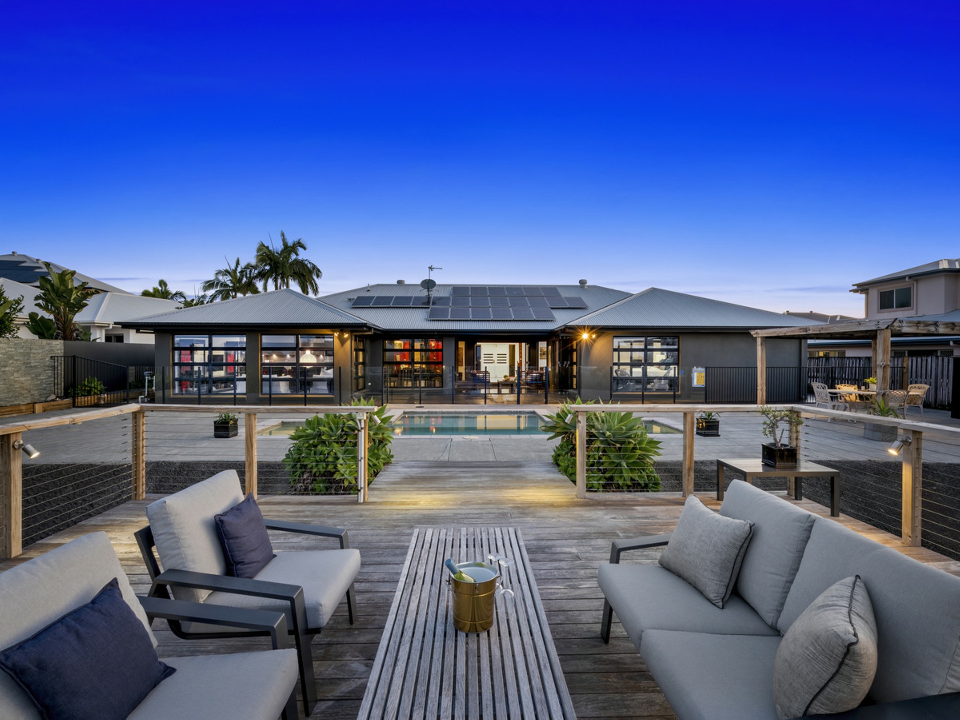 6 Zenith Crescent, PACIFIC PINES
