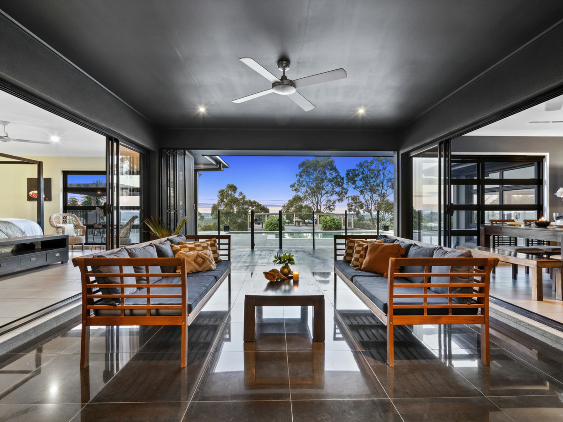 6 Zenith Crescent, PACIFIC PINES