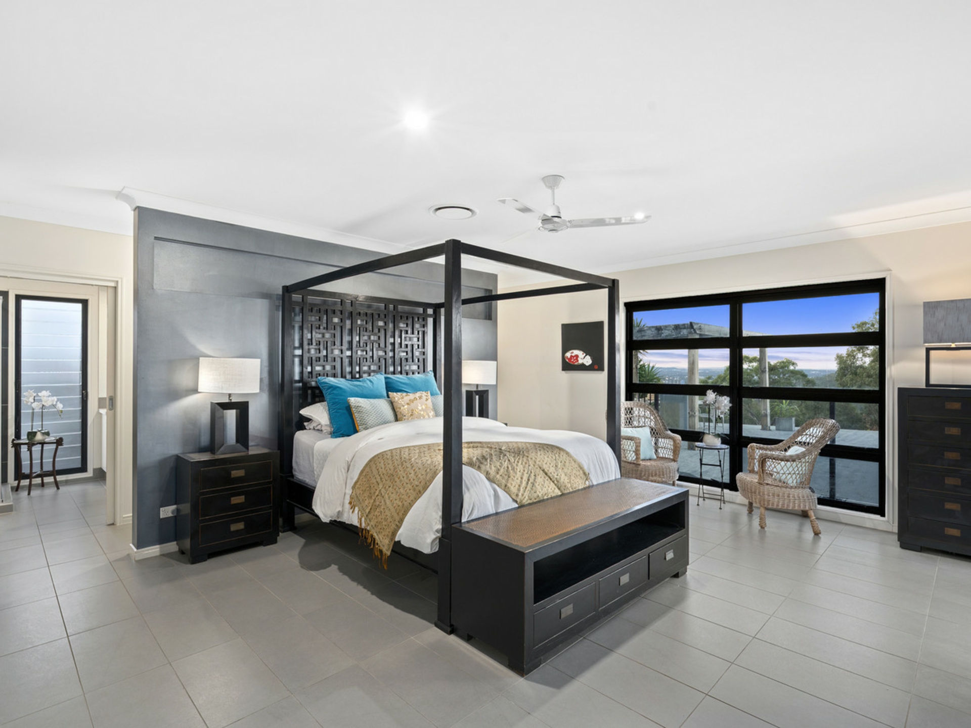 6 Zenith Crescent, PACIFIC PINES