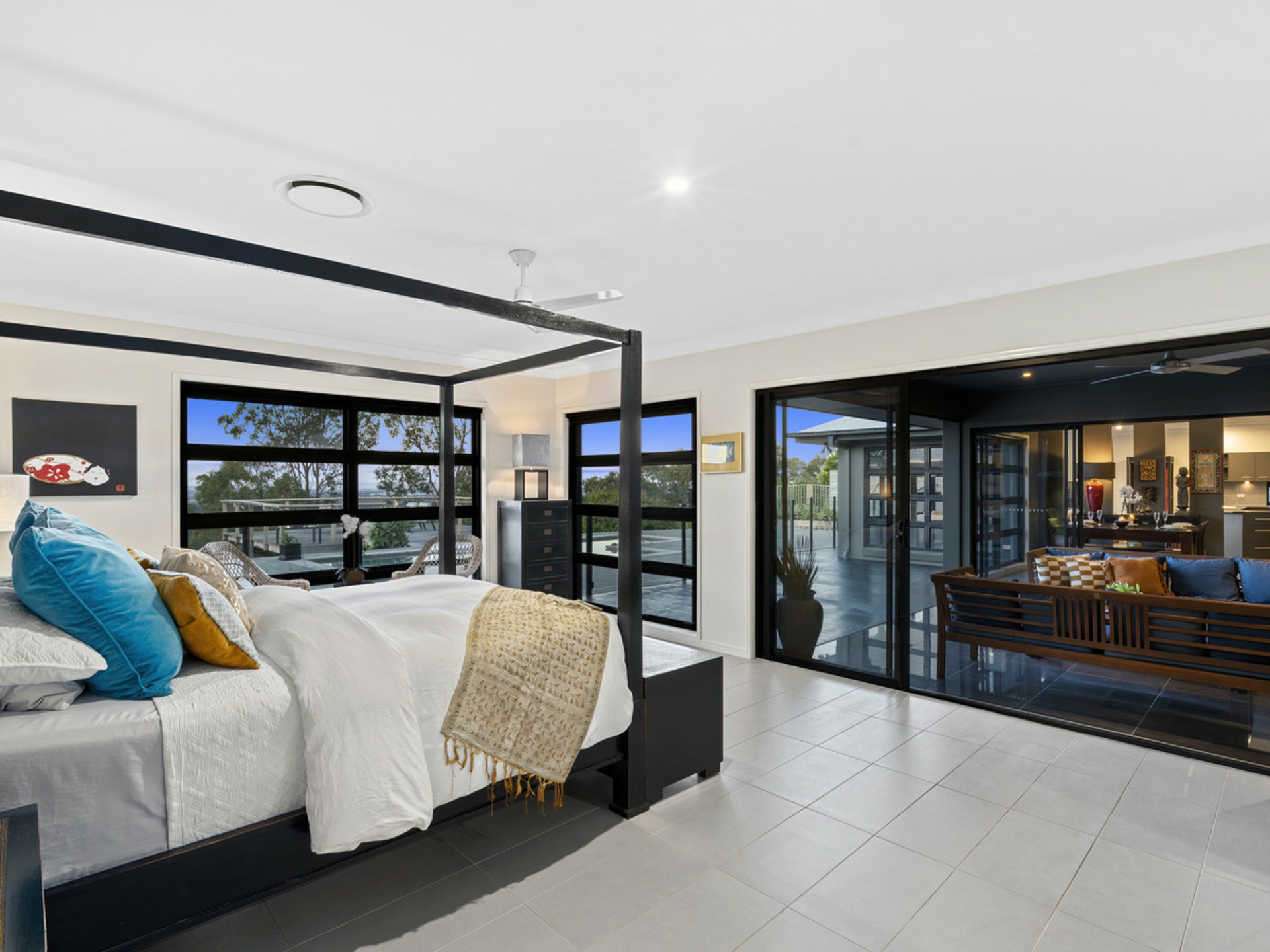 6 Zenith Crescent, PACIFIC PINES