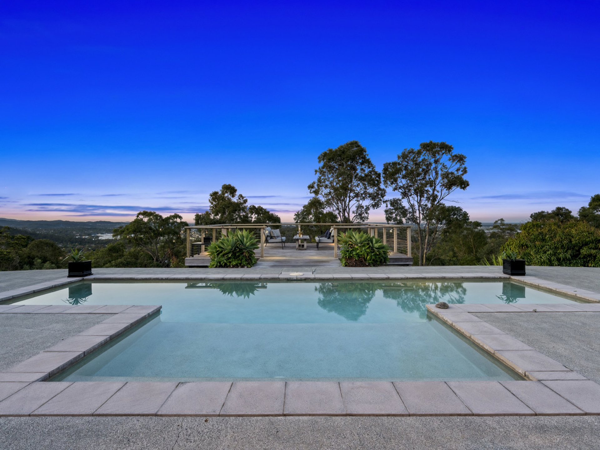 6 Zenith Crescent, PACIFIC PINES